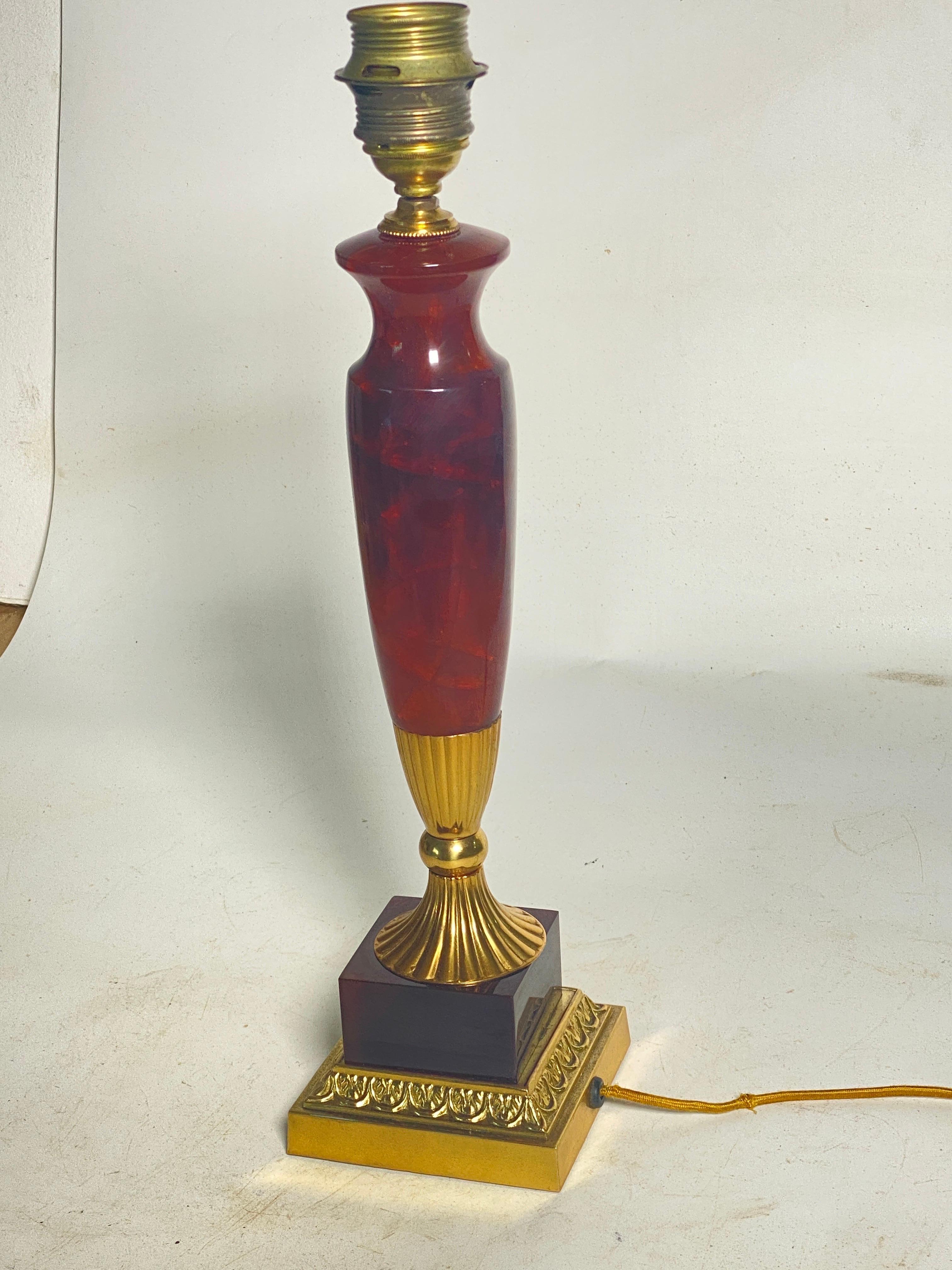 Lampe de table en résine craquelée et métal doré, France, 1970 en vente 3