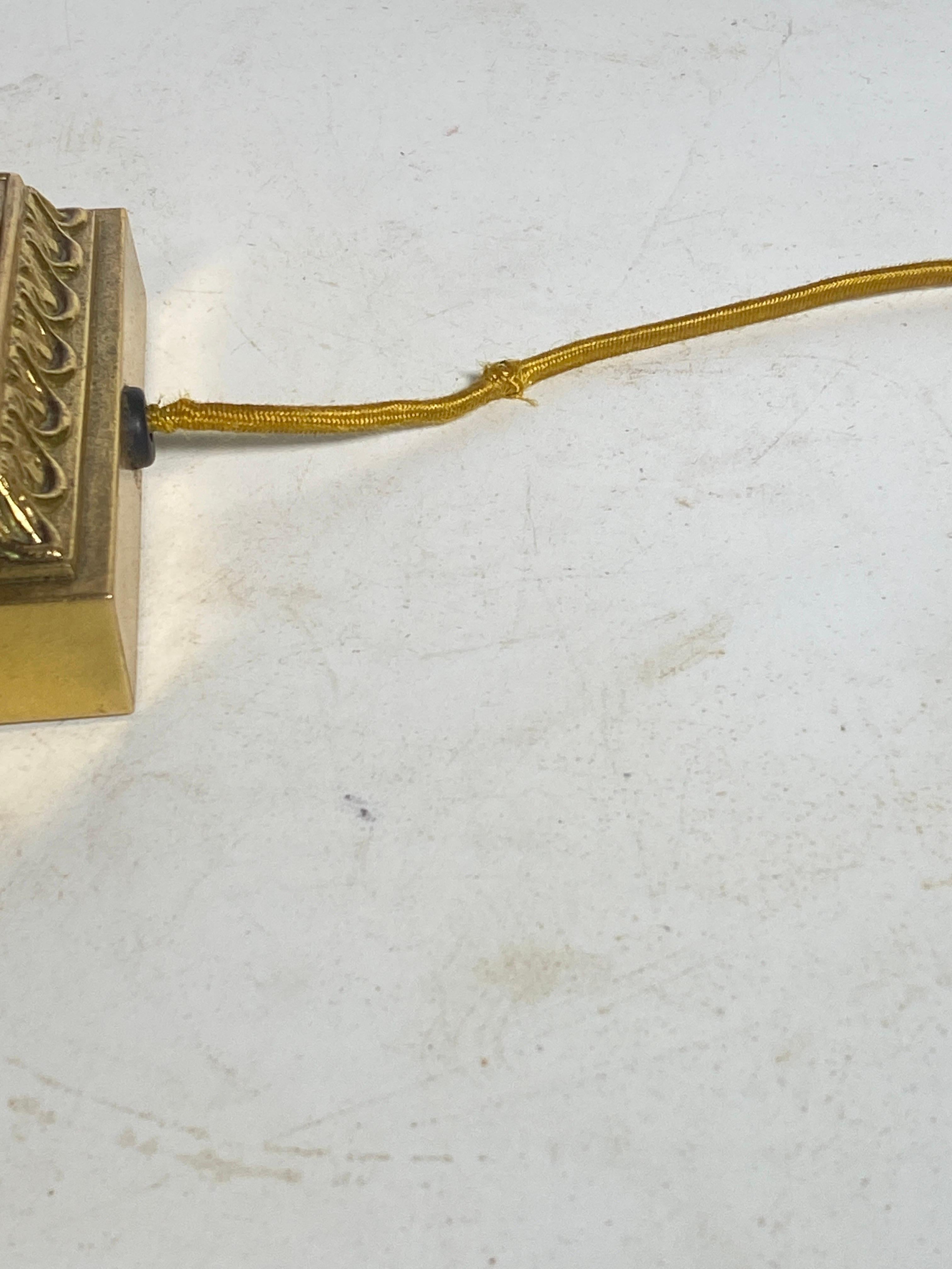 Émaillé Lampe de table en résine craquelée et métal doré, France, 1970 en vente