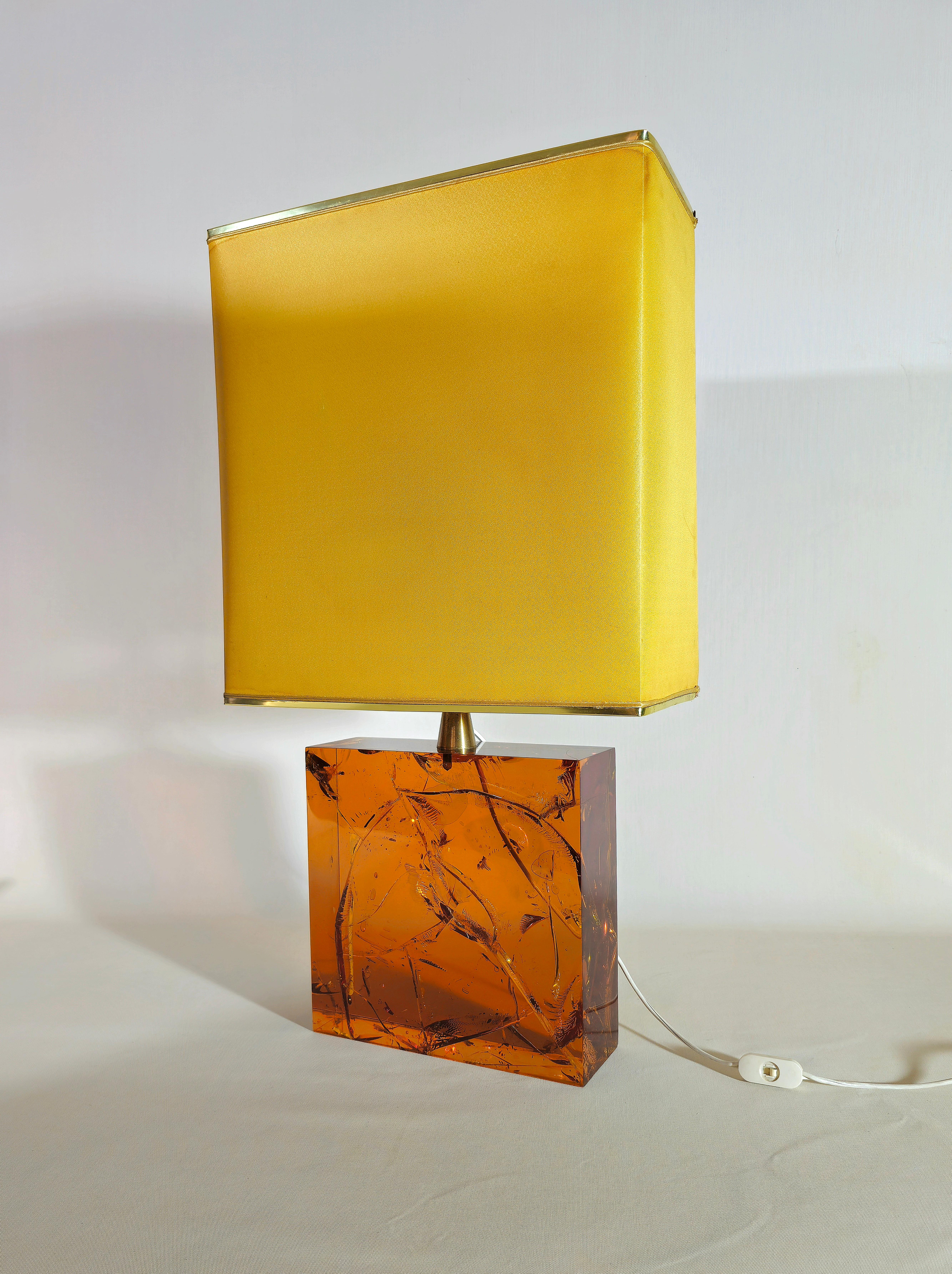 Table Lamp in Fractal Resin Amber by Pierre Giraudon  Midcentury France 70s In Good Condition For Sale In Palermo, IT