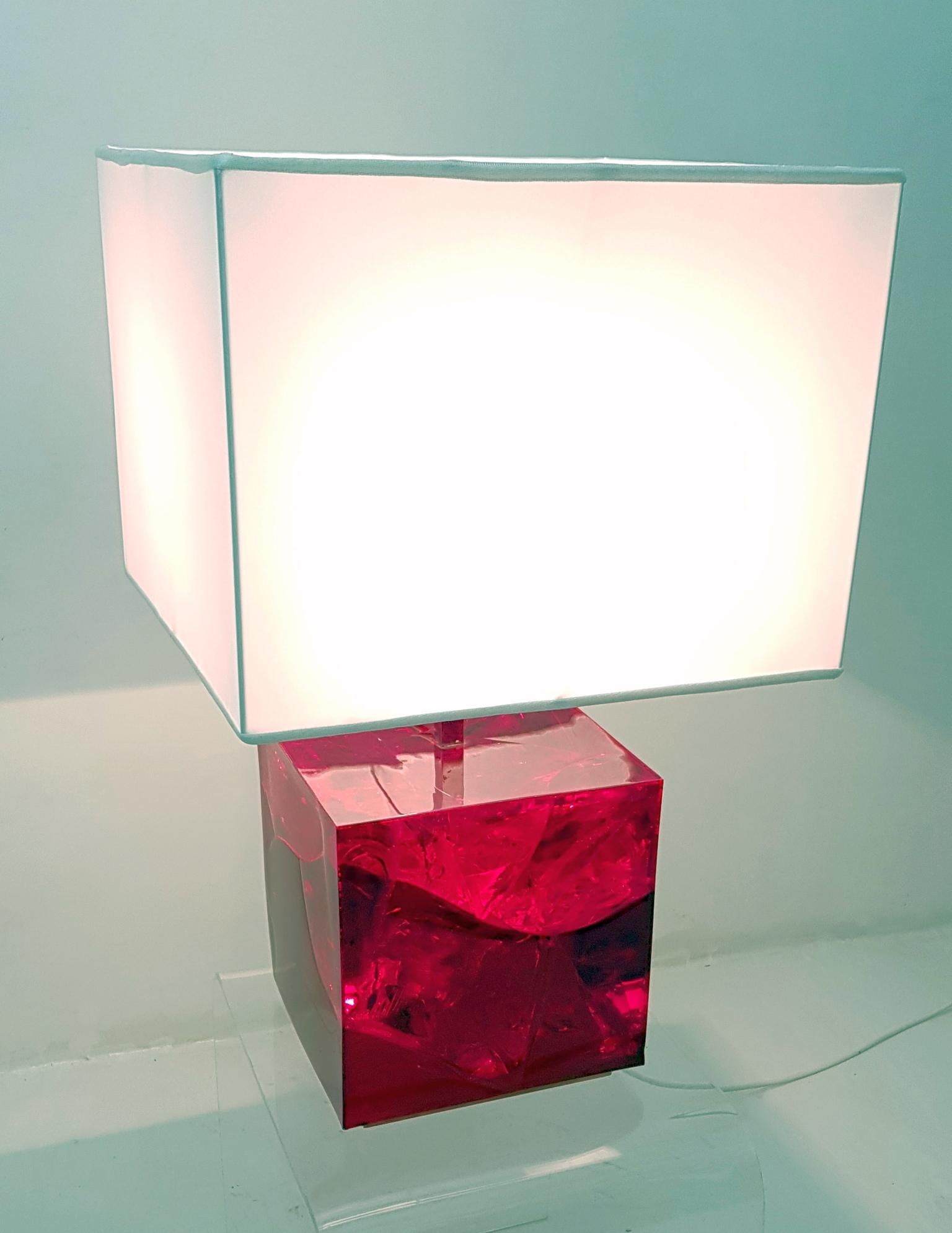 Mid-Century Modern Table Lamp in Fractal Resin by Pierre Giraudon Made in France For Sale