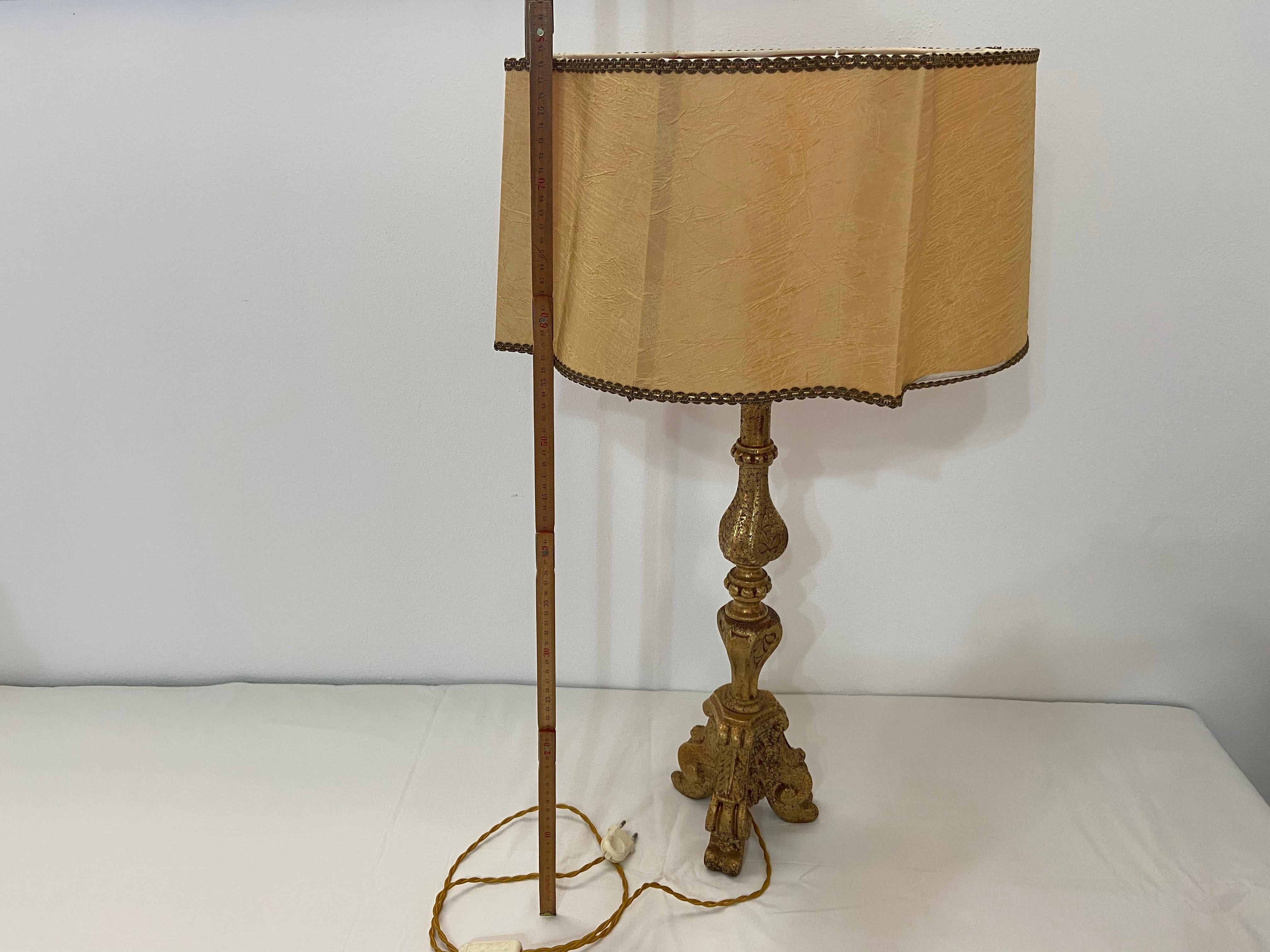 Women's or Men's Table Lamp in Gilded Porcelain, by Edoardo Tasca For Sale