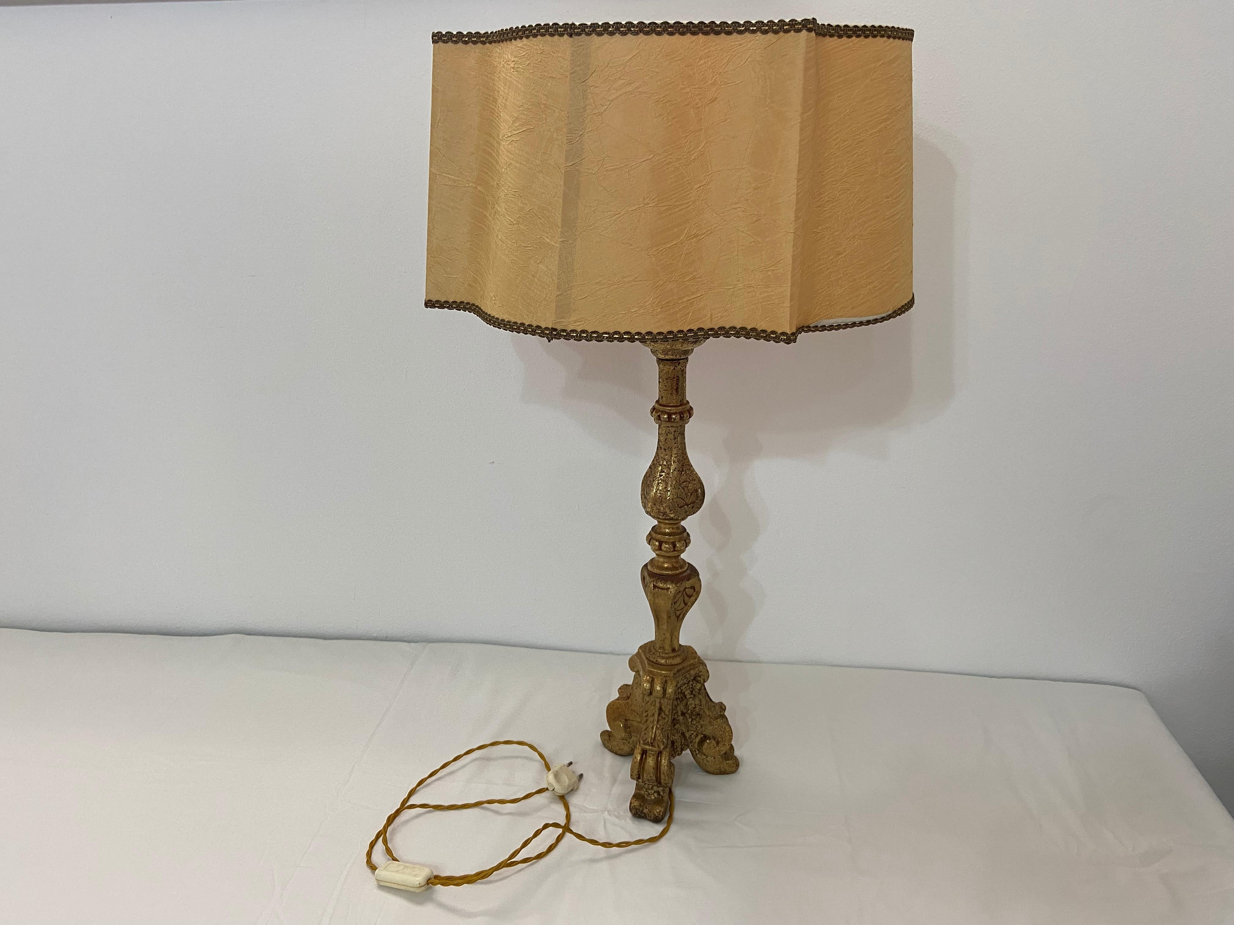 Table Lamp in Gilded Porcelain, by Edoardo Tasca For Sale 1