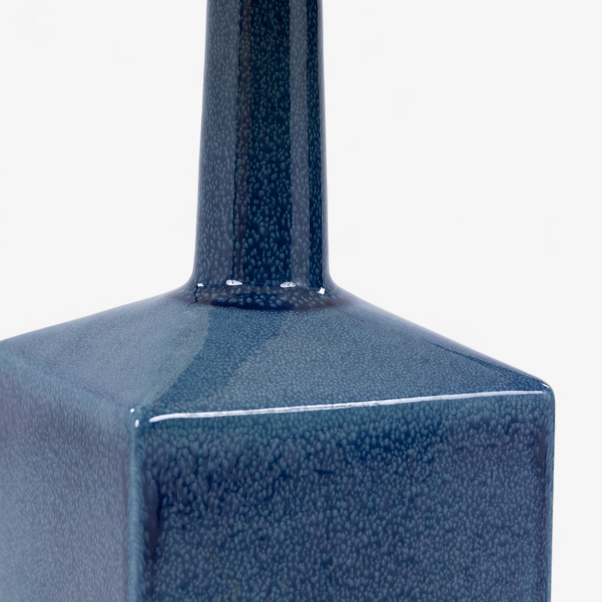 Tischleuchte aus glasiertem Steingut von Le Klint (20. Jahrhundert) im Angebot