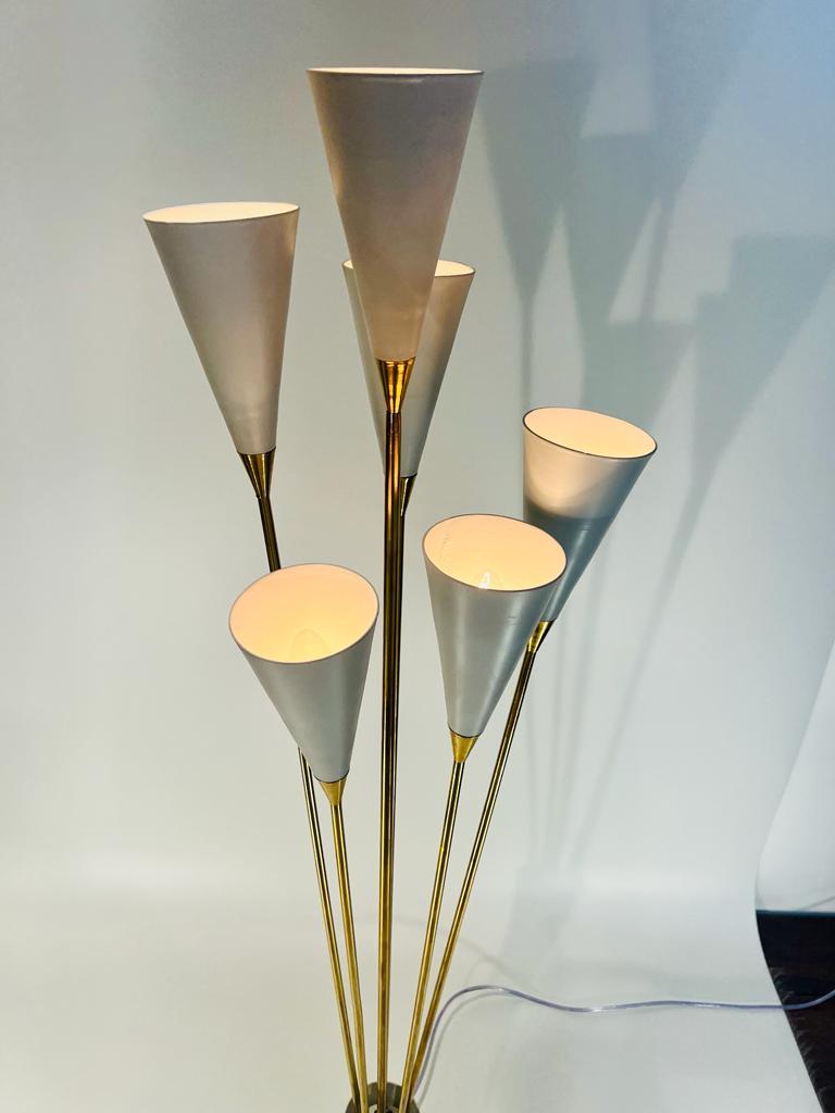 Brazilian Table lamp in gold metal and white for six lights by OCA circa 1960. For Sale