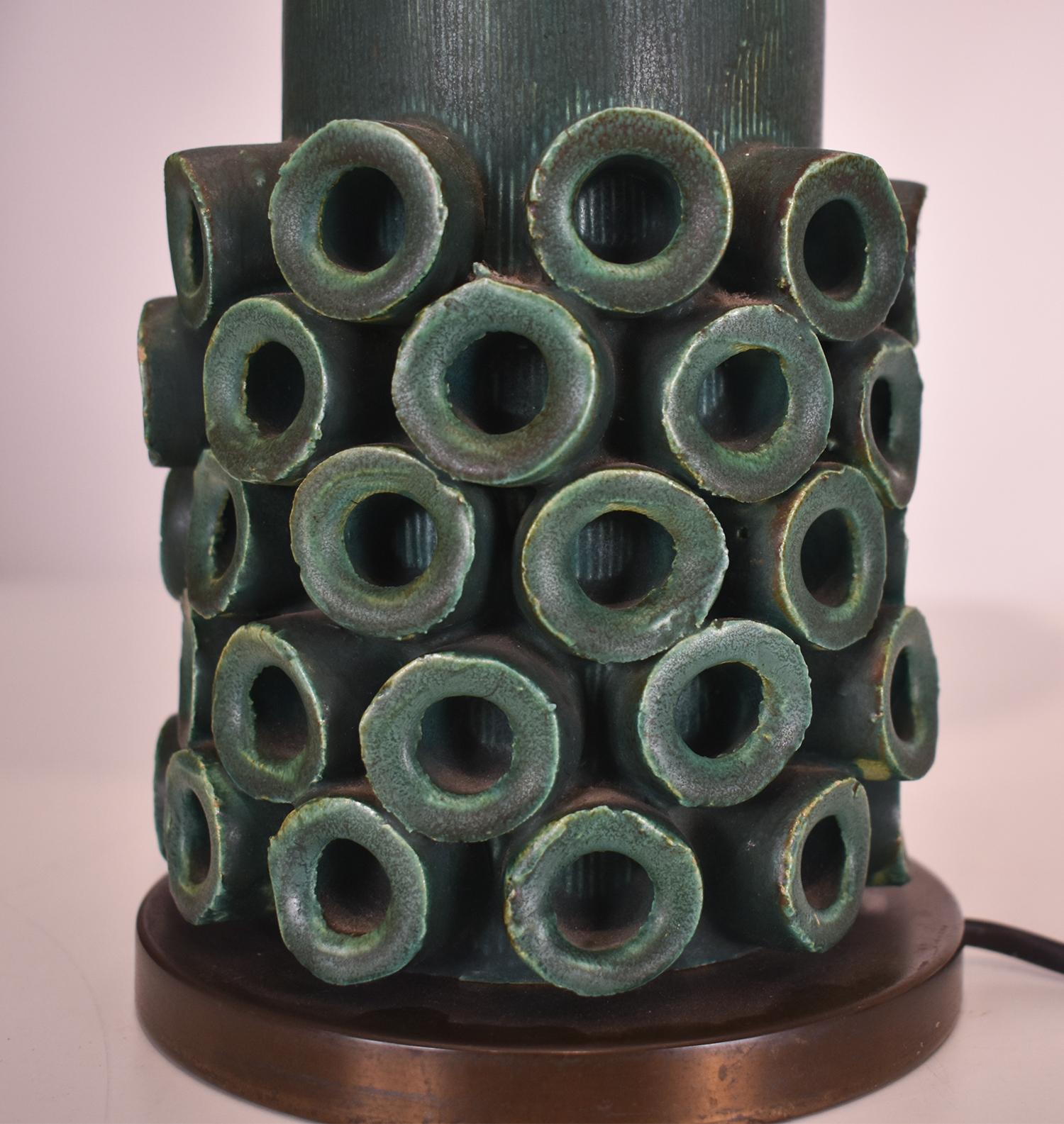 Late 20th Century Table lamp in green ceramic and brass. Jordi Vilanova, Jordi Aguade. 1970's