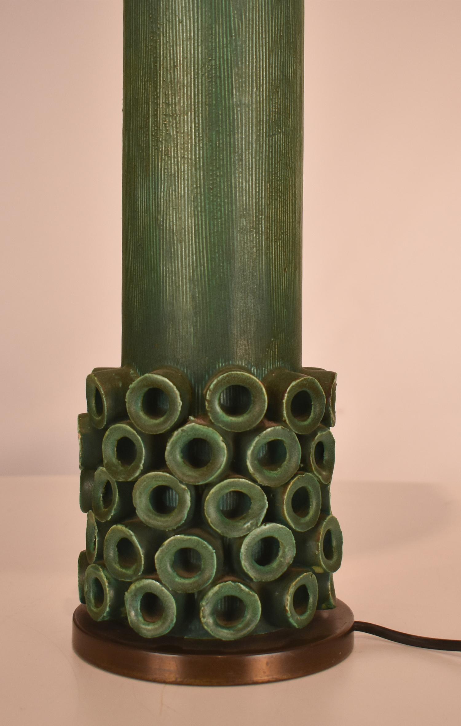 Table lamp in green ceramic and brass. Jordi Vilanova, Jordi Aguade. 1970's 1