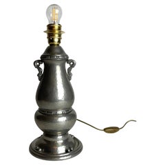 Lampada da tavolo in peltro martellato e fuso degli anni '20 di Gerotin in Danimarca