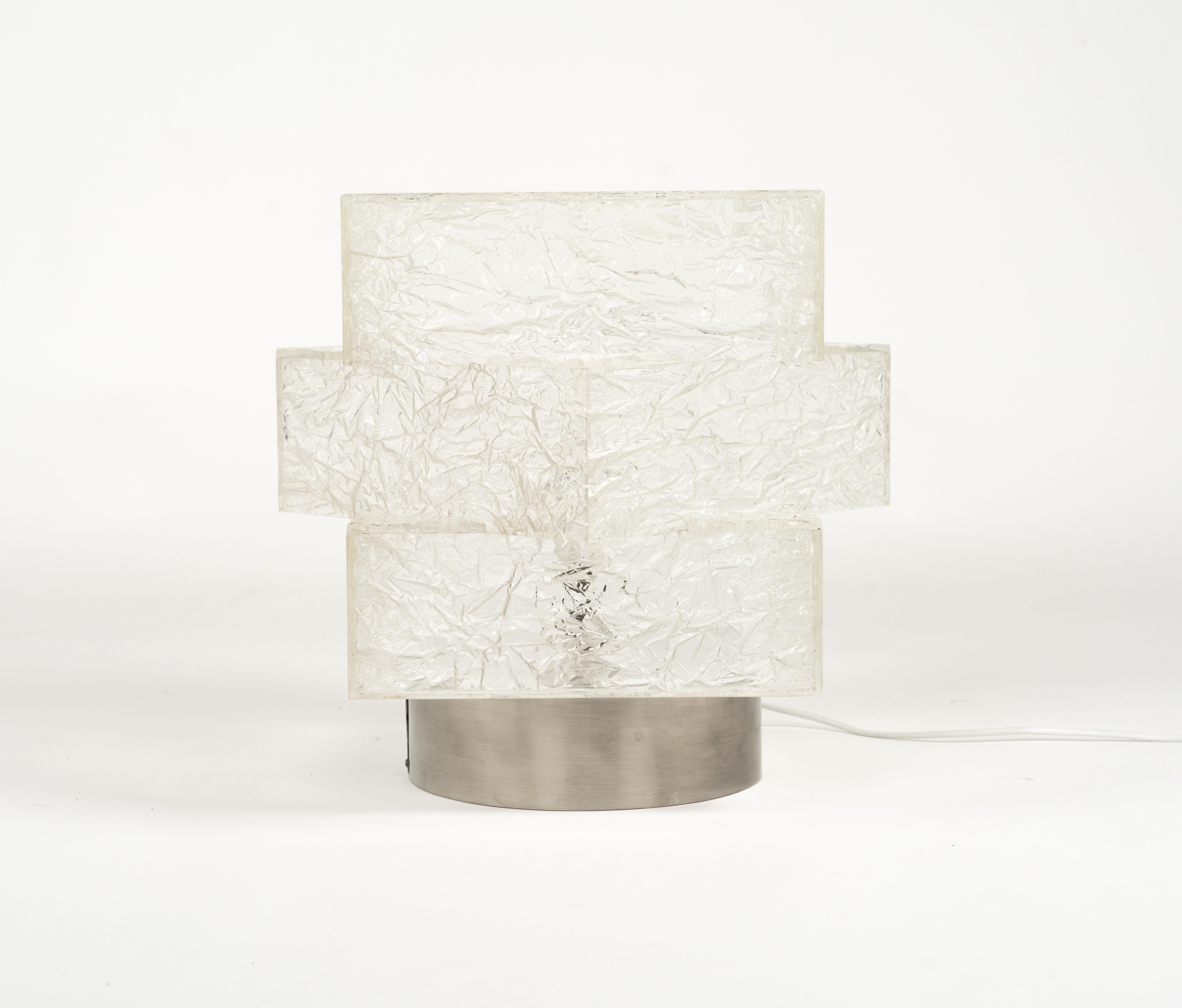 Table Lamp in Ice Effect Lucite and Aluminum Willy Rizzo Style, Italy 1970s In Good Condition For Sale In Rome, IT