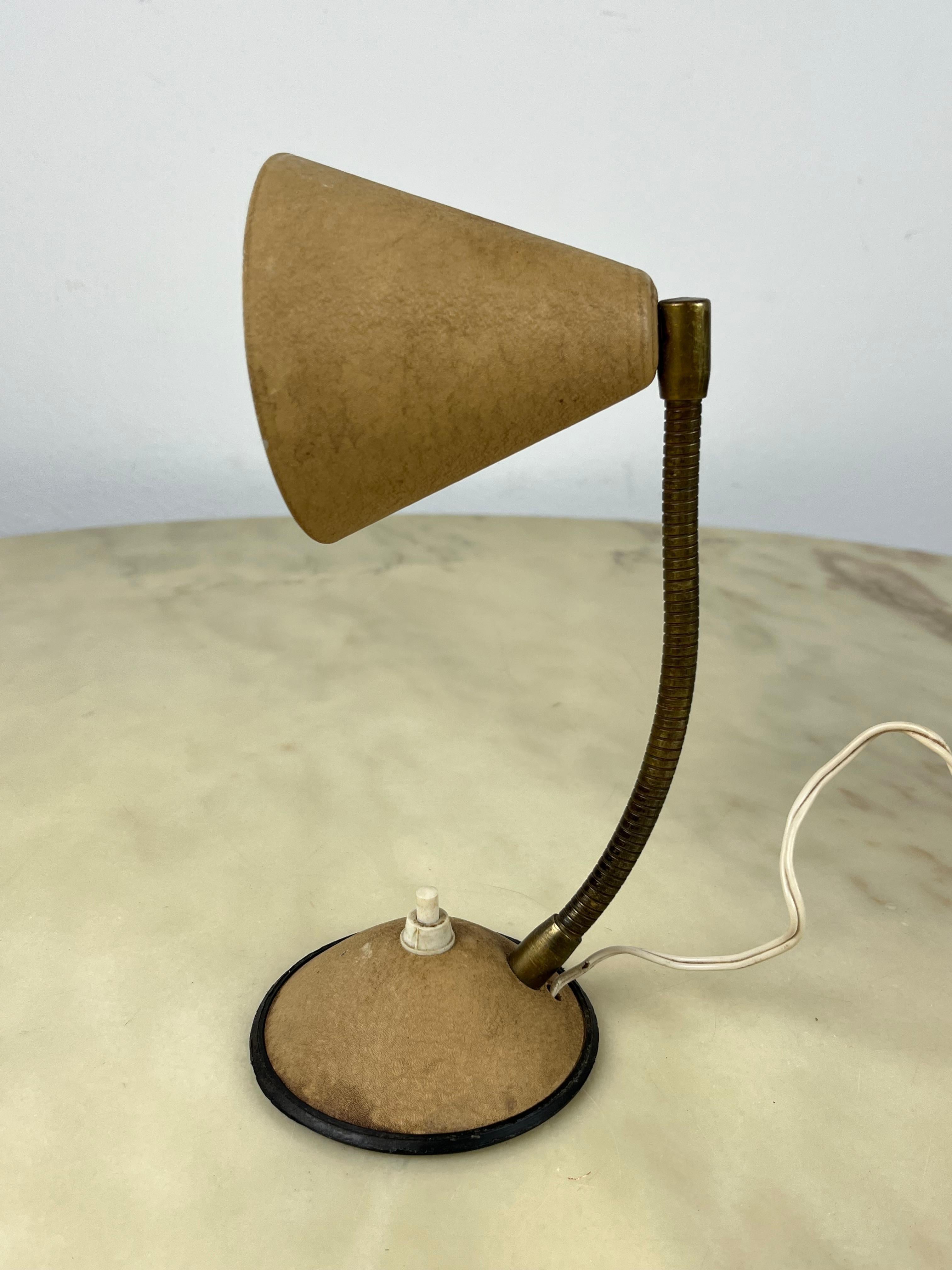Italian Table Lamp in Lacquered Metal and Brass, Italy, 1950s For Sale