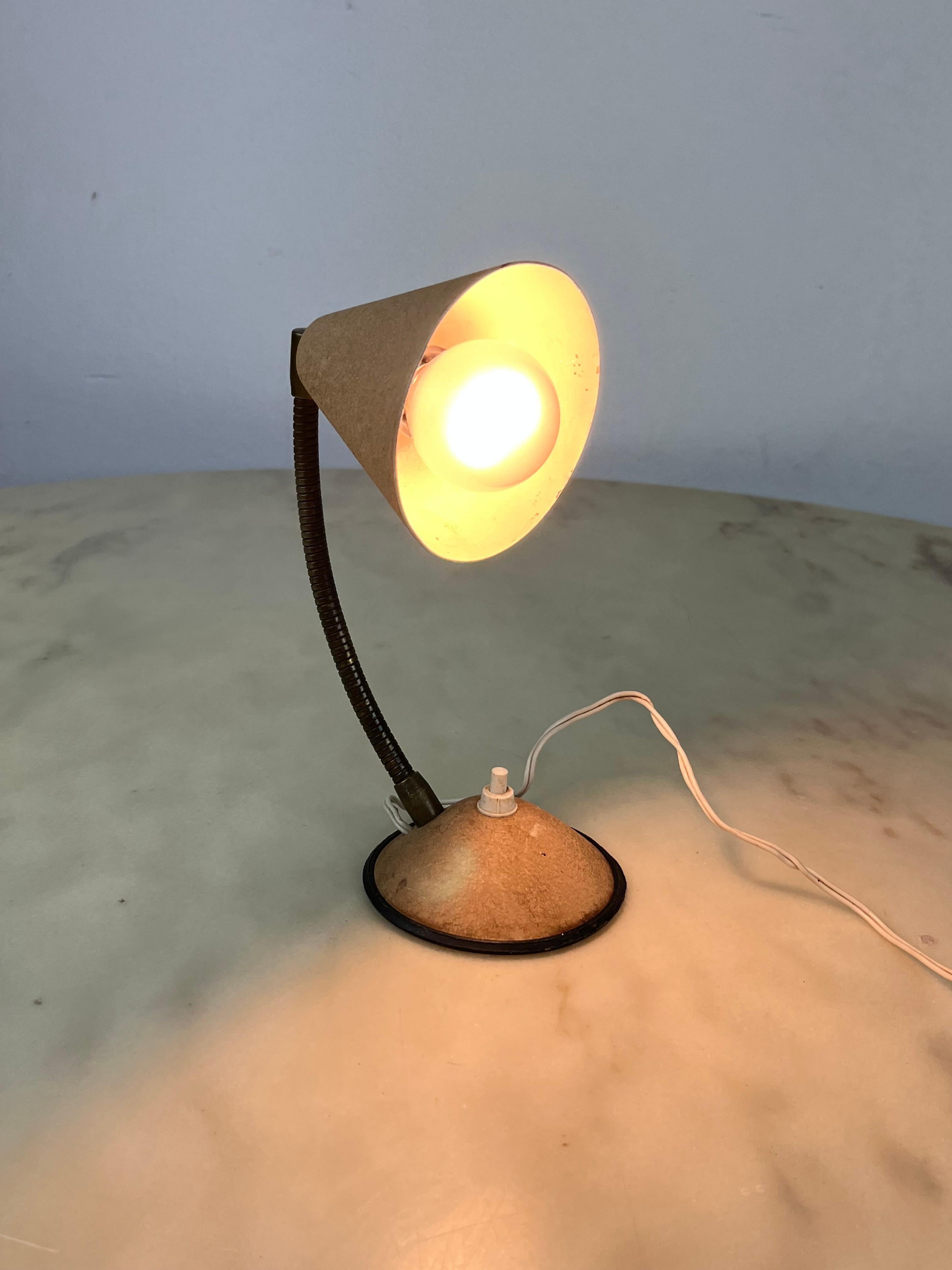Table Lamp in Lacquered Metal and Brass, Italy, 1950s In Good Condition For Sale In Palermo, IT