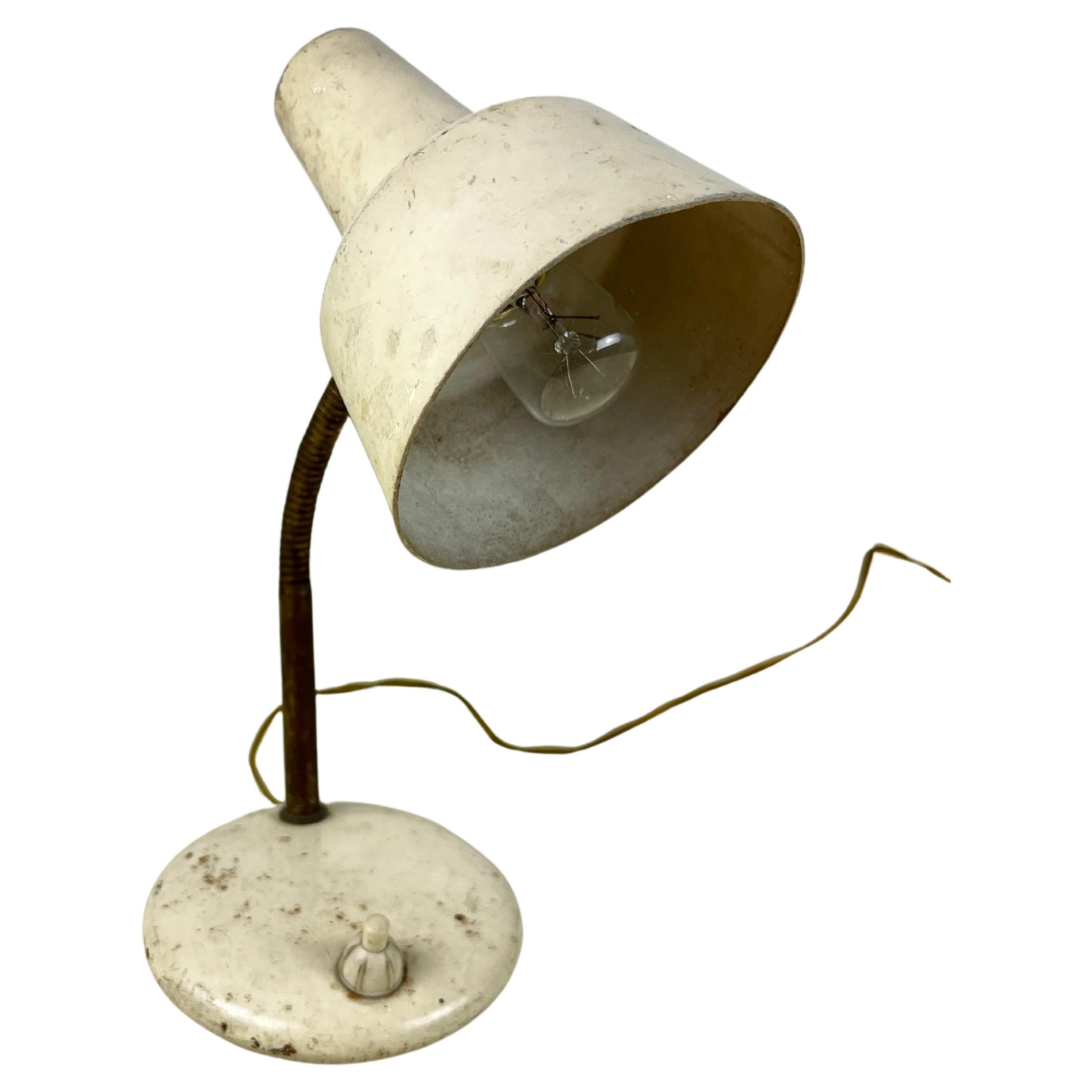 Tischlampe aus lackiertem Metall und Messing, Italien, 1950er Jahre