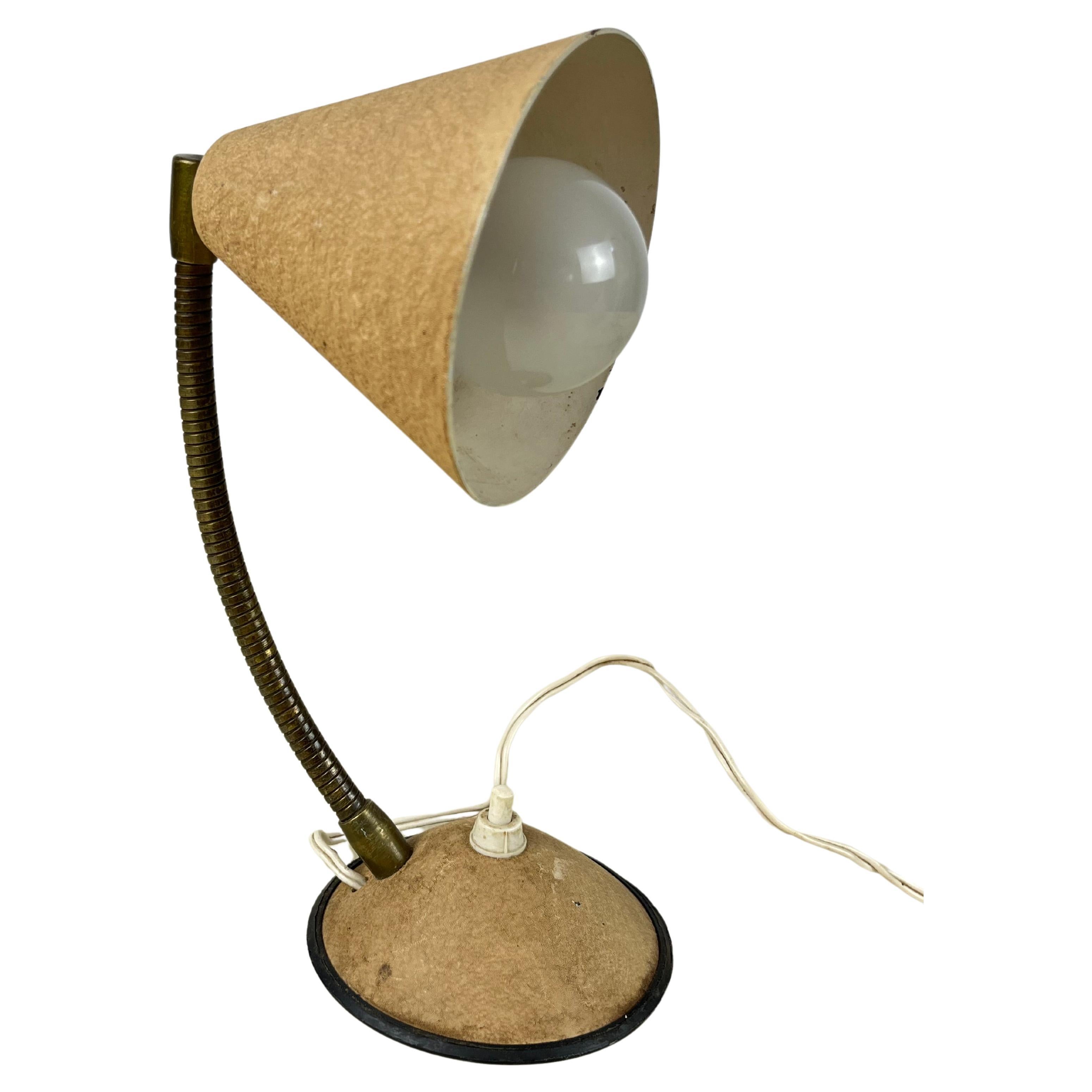 Lampe de table en métal laqué et laiton, Italie, années 1950