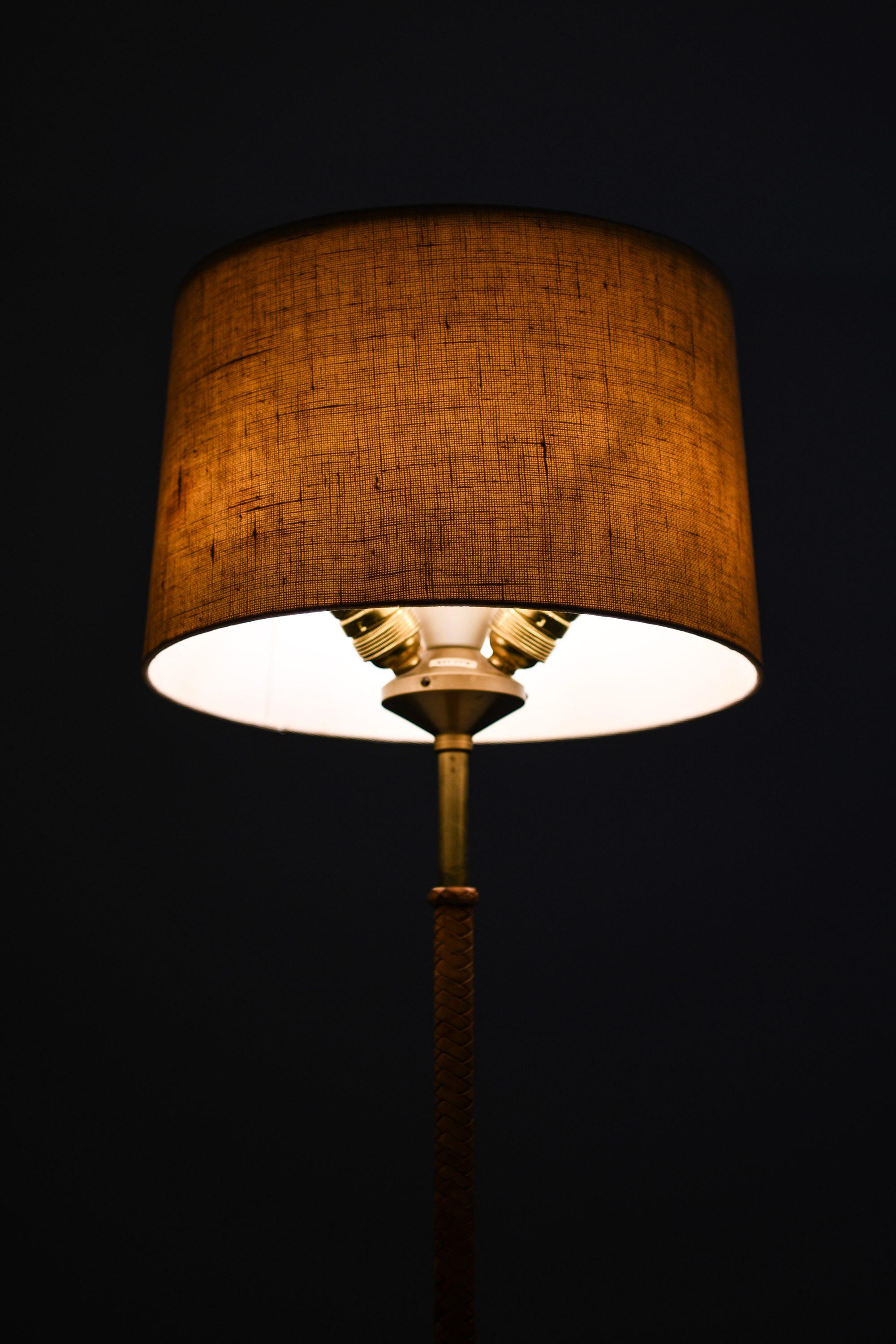Table Lamp in Leather, Brass and Original Lamp Shade by Bertil Brisborg, 1950's In Good Condition In Limhamn, Skåne län