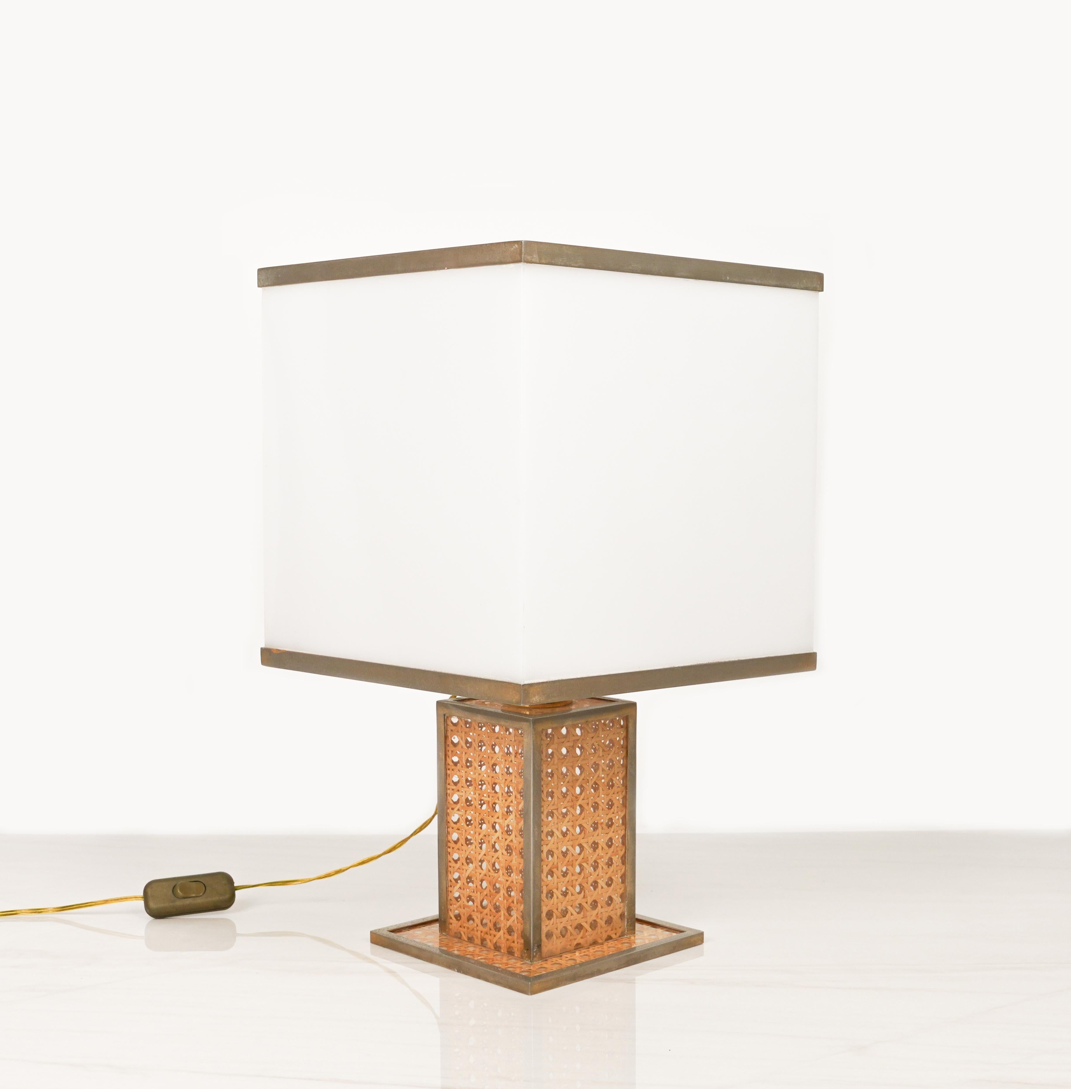Italian Table Lamp in Lucite, Rattan and Brass Christian Dior Style, Italy 1970s For Sale