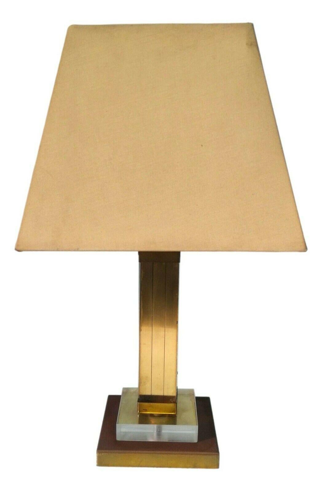 Italian Table Lamp in Lucite 