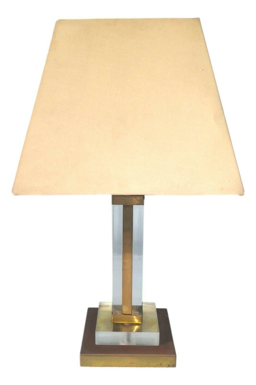 Table Lamp in Lucite 