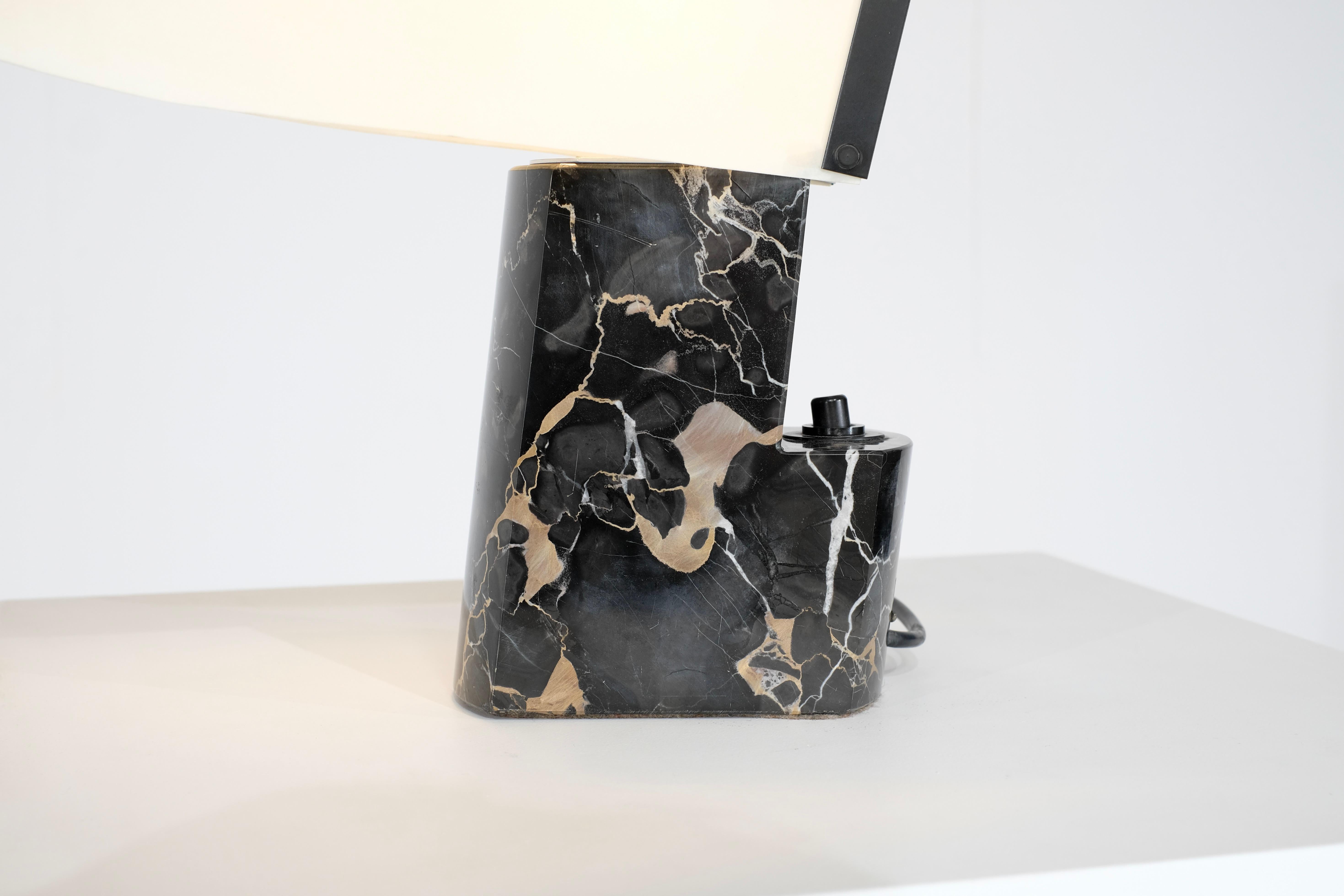 Lampada da tavolo in marmo per Stilnovo, Italia anni '70. in vendita 10