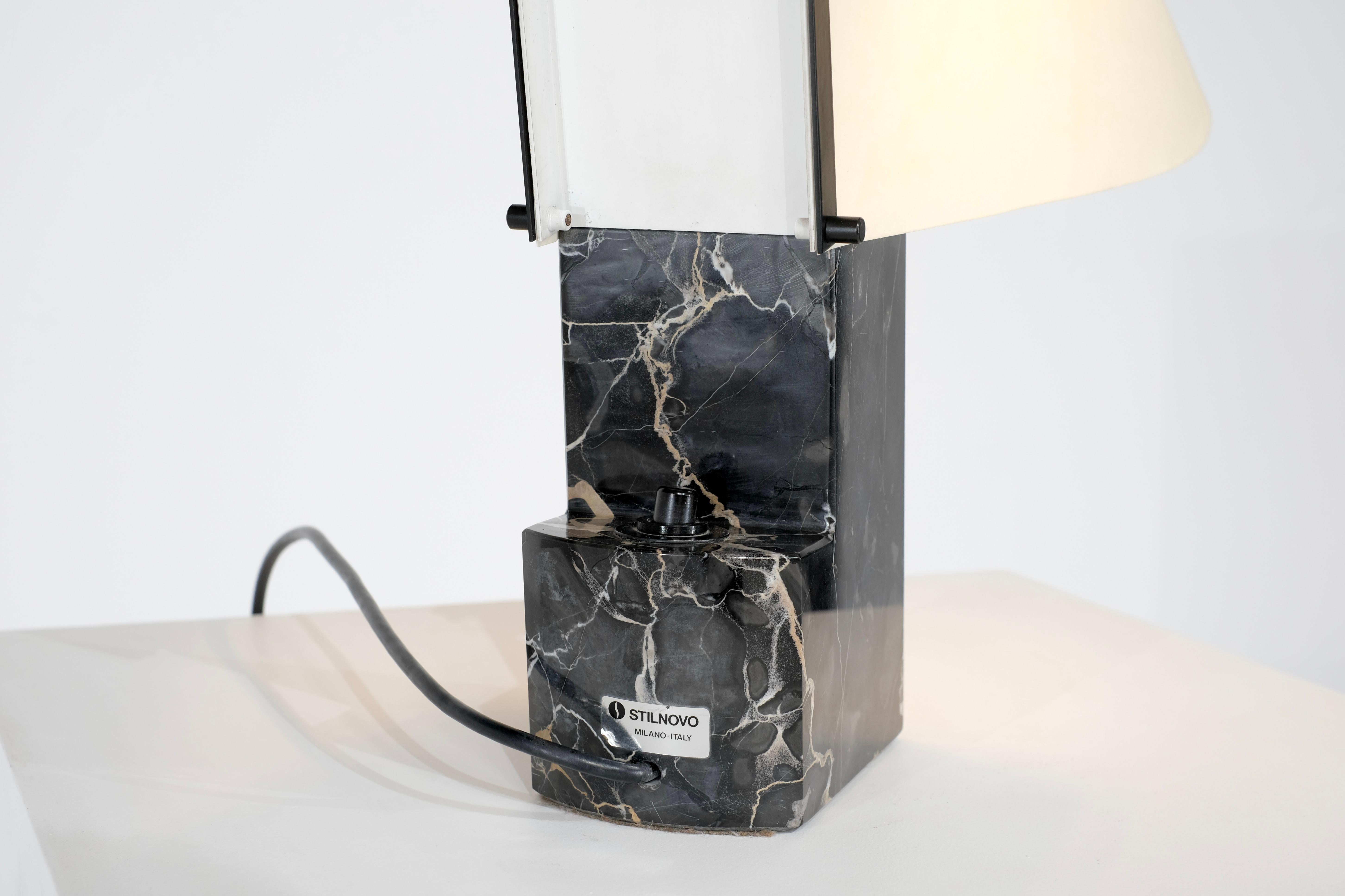 Lampada da tavolo in marmo per Stilnovo, Italia anni '70. in vendita 13