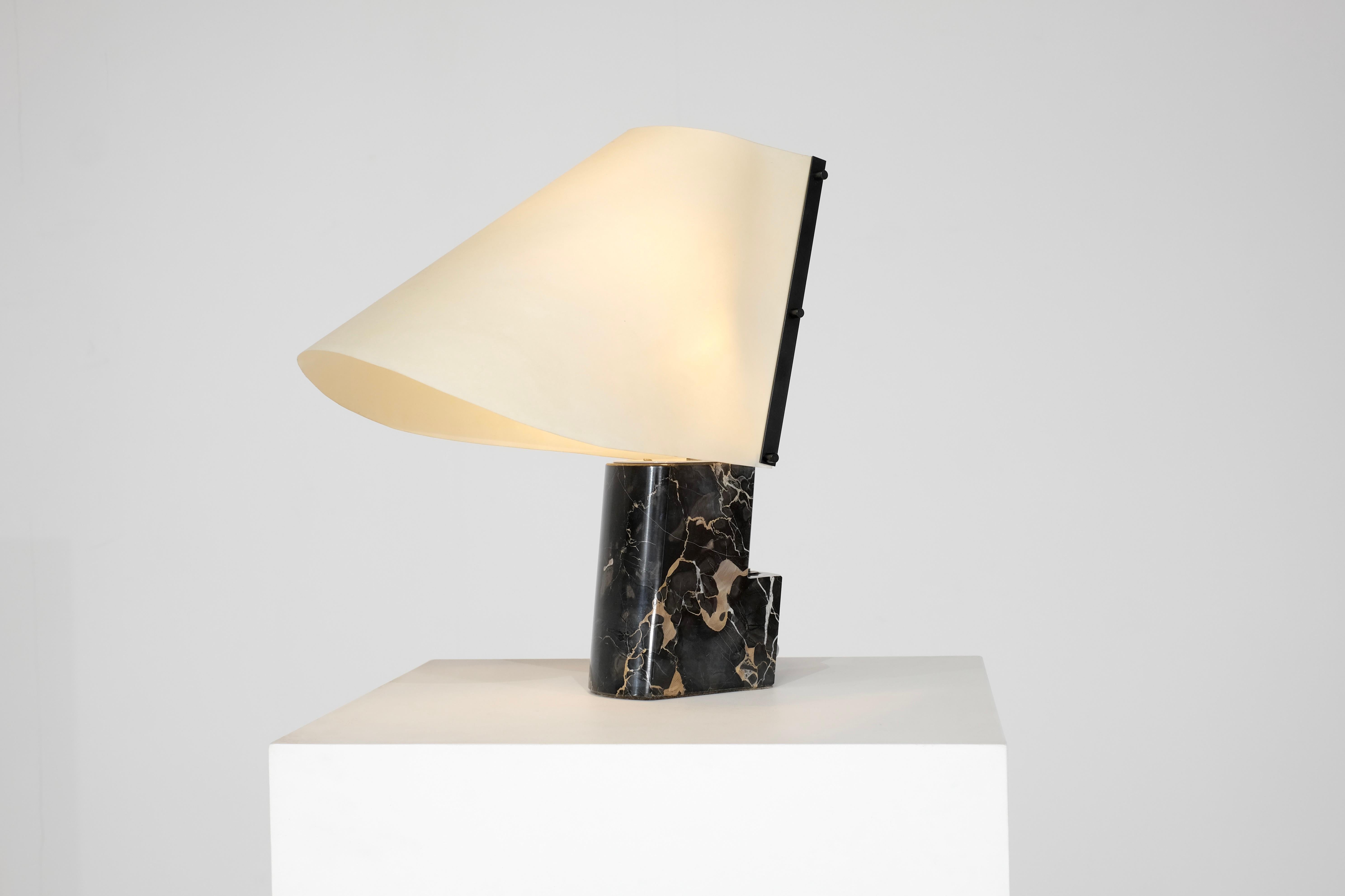 Lampada da tavolo in marmo per Stilnovo, Italia anni '70. in vendita 1