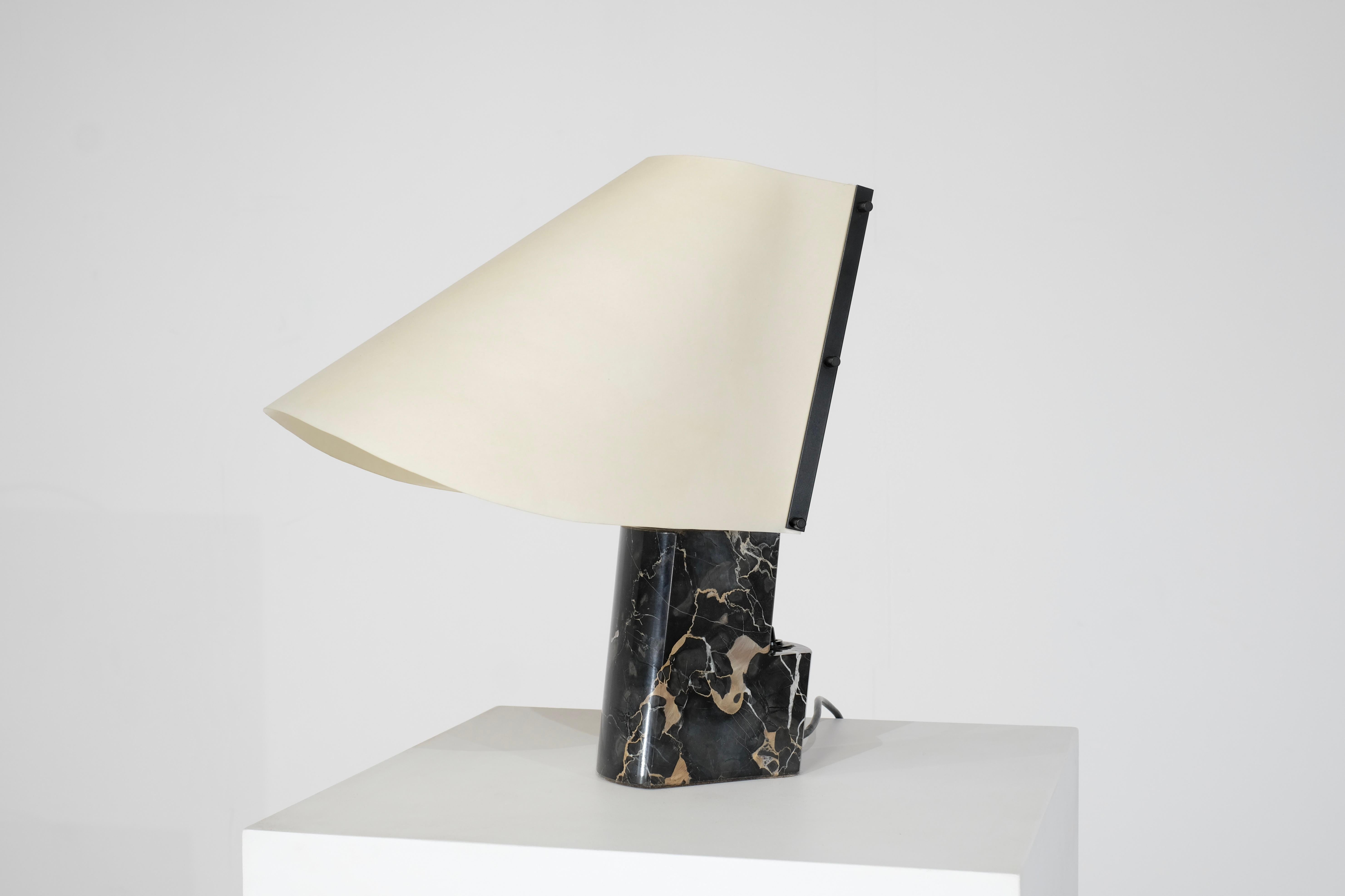 Lampada da tavolo in marmo per Stilnovo, Italia anni '70. in vendita 2