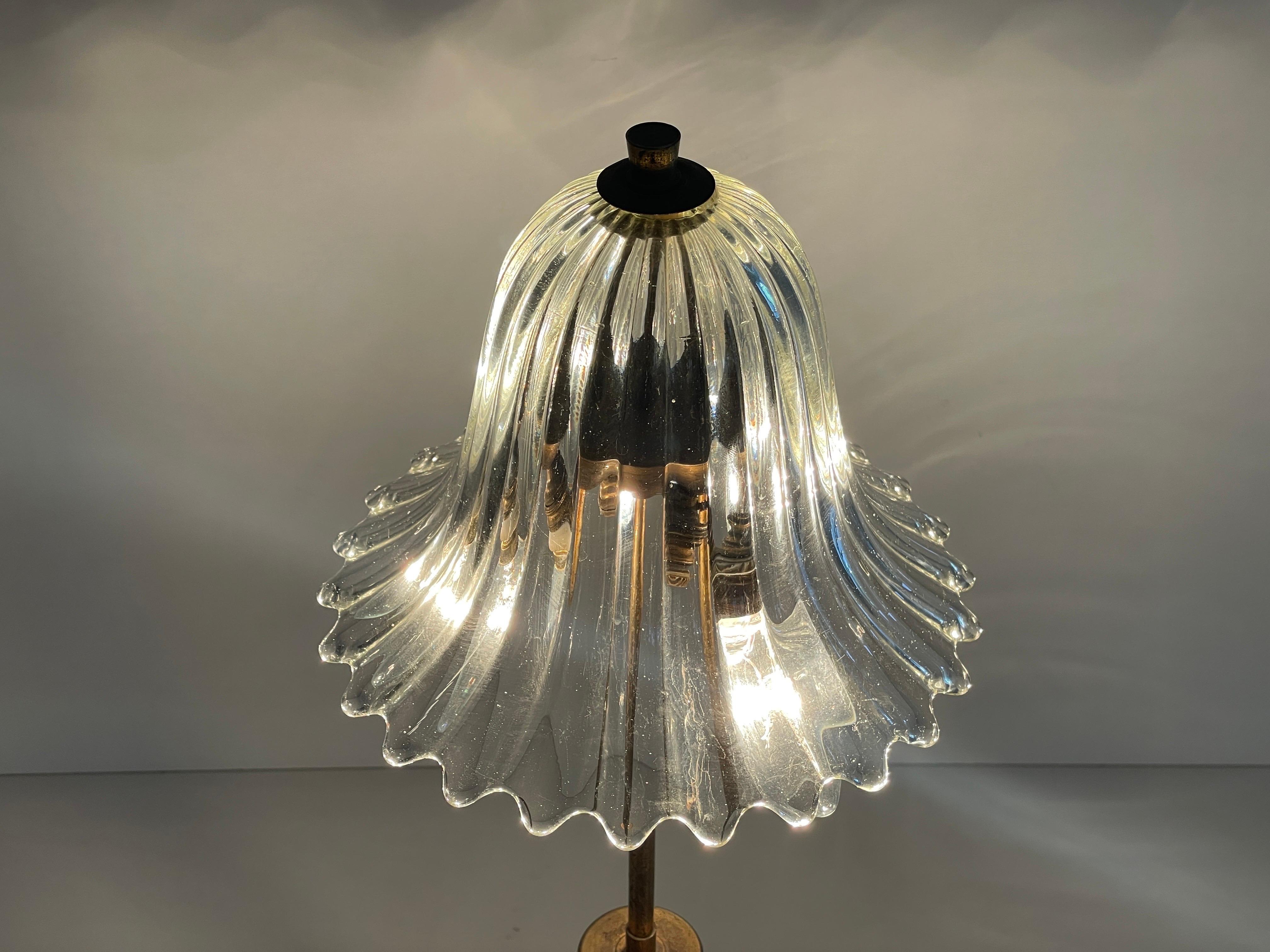 Lámpara de sobremesa de cristal artístico de Murano y latón de Barovier & Toso, años 40, Italia en venta 4