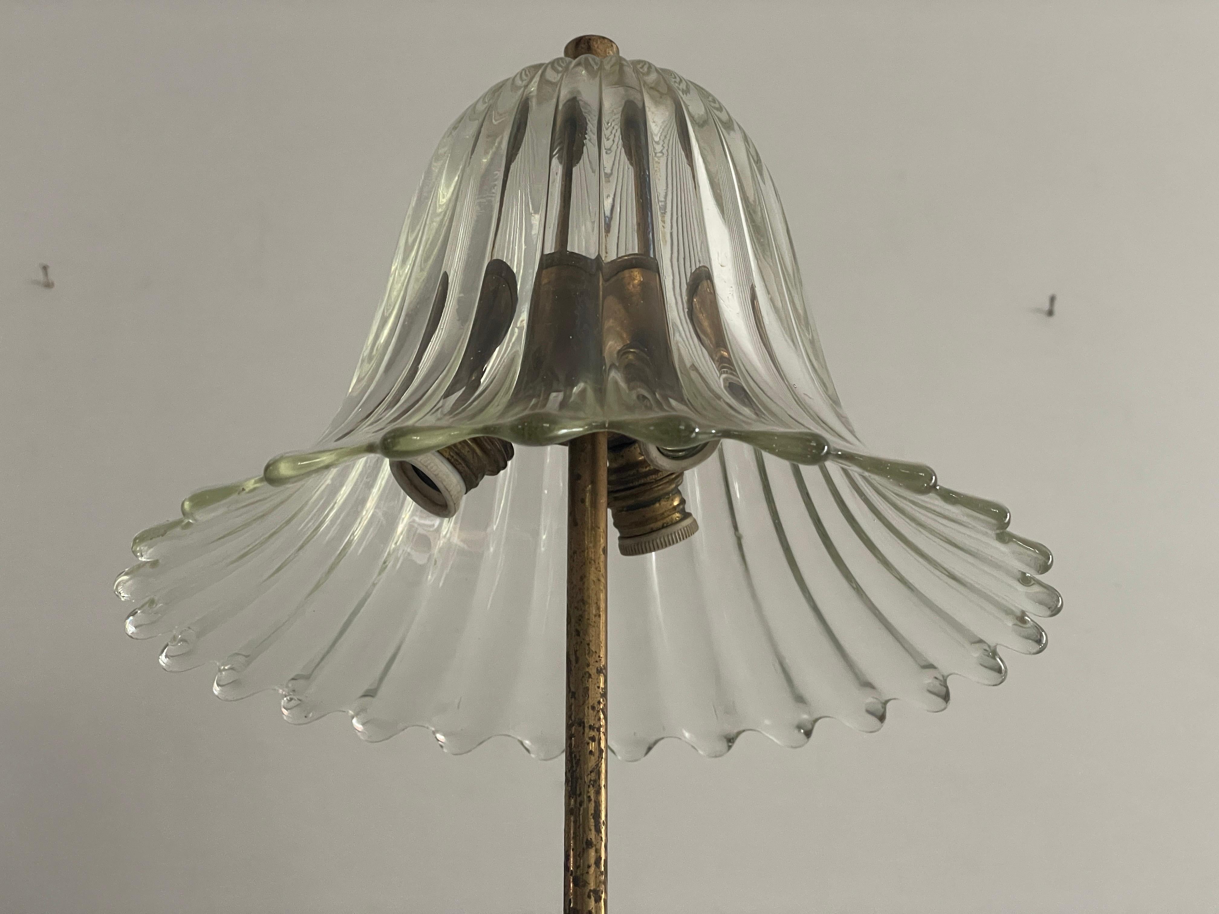 Lámpara de sobremesa de cristal artístico de Murano y latón de Barovier & Toso, años 40, Italia Italiano en venta