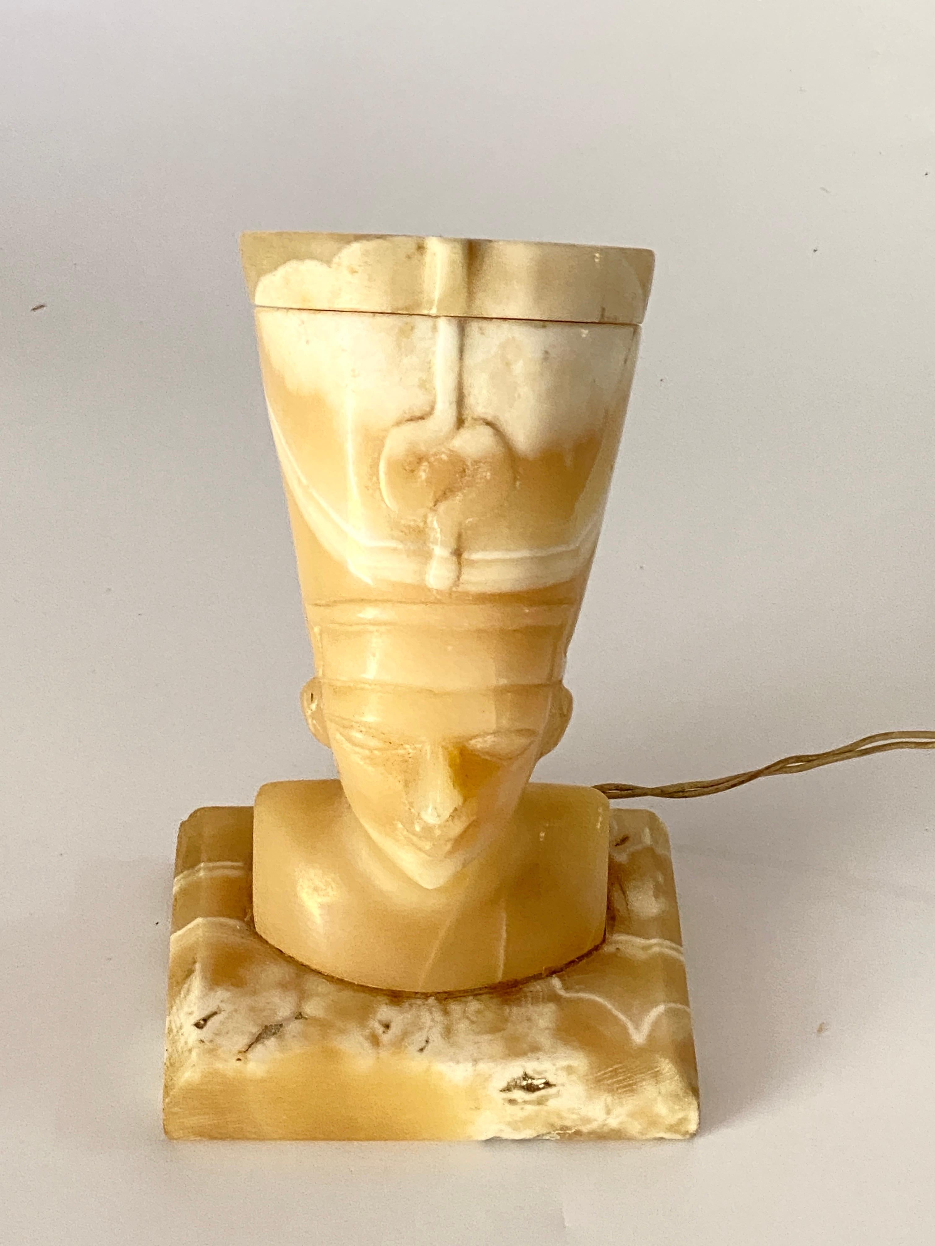 Table Lamp in Onyx, Representing an Egyptian Character, France 1930 For Sale 1
