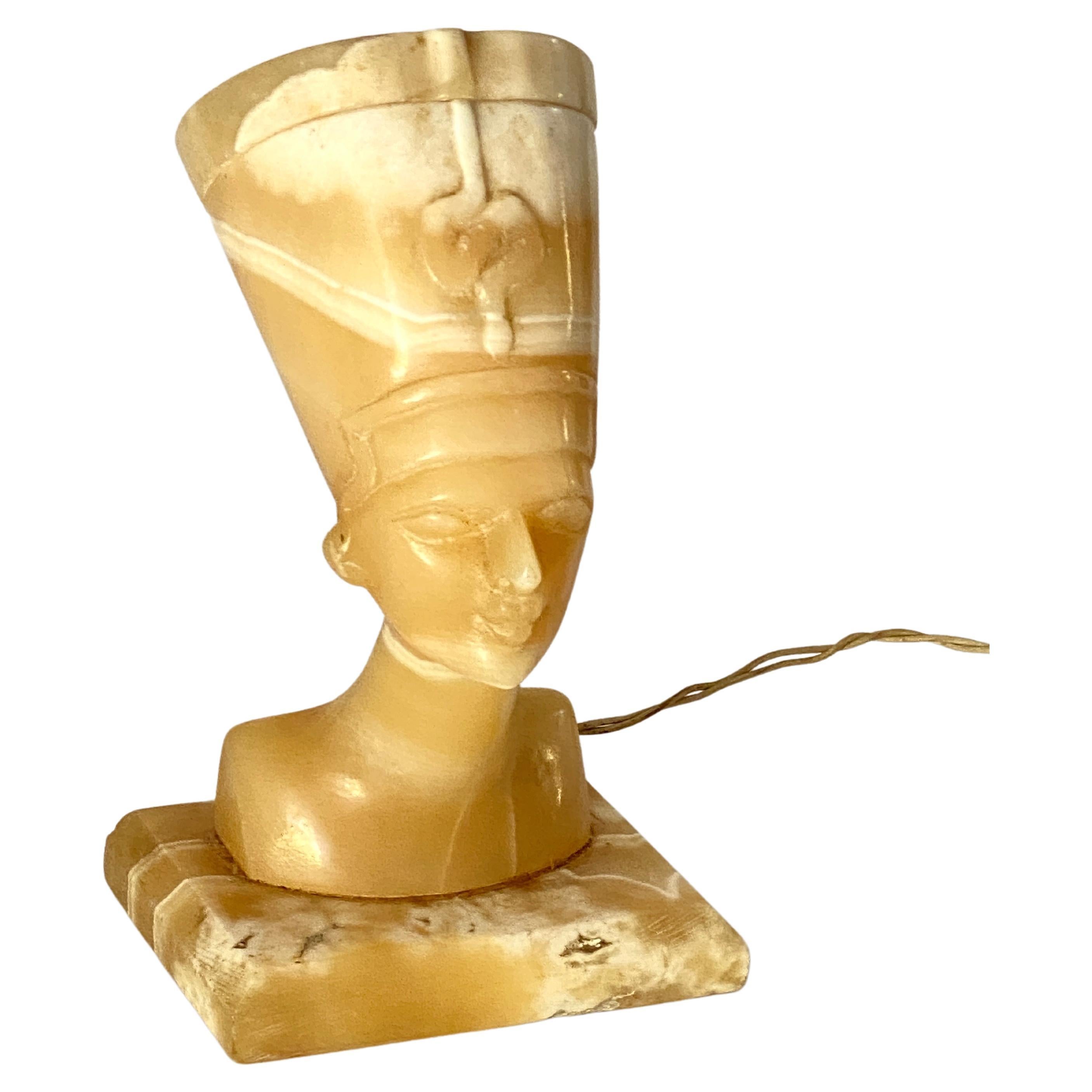 Lampe de bureau en onyx représentant un caractère égyptien, France, 1930