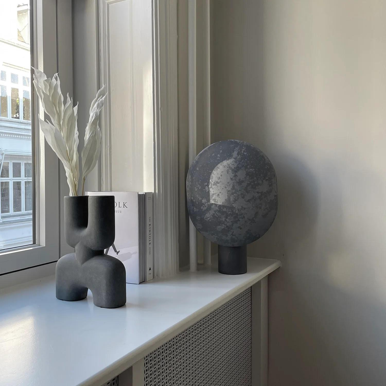 Lámpara de Sobremesa de Aluminio Oxidado, Obra Contemporánea. Siglo XXI y contemporáneo en venta