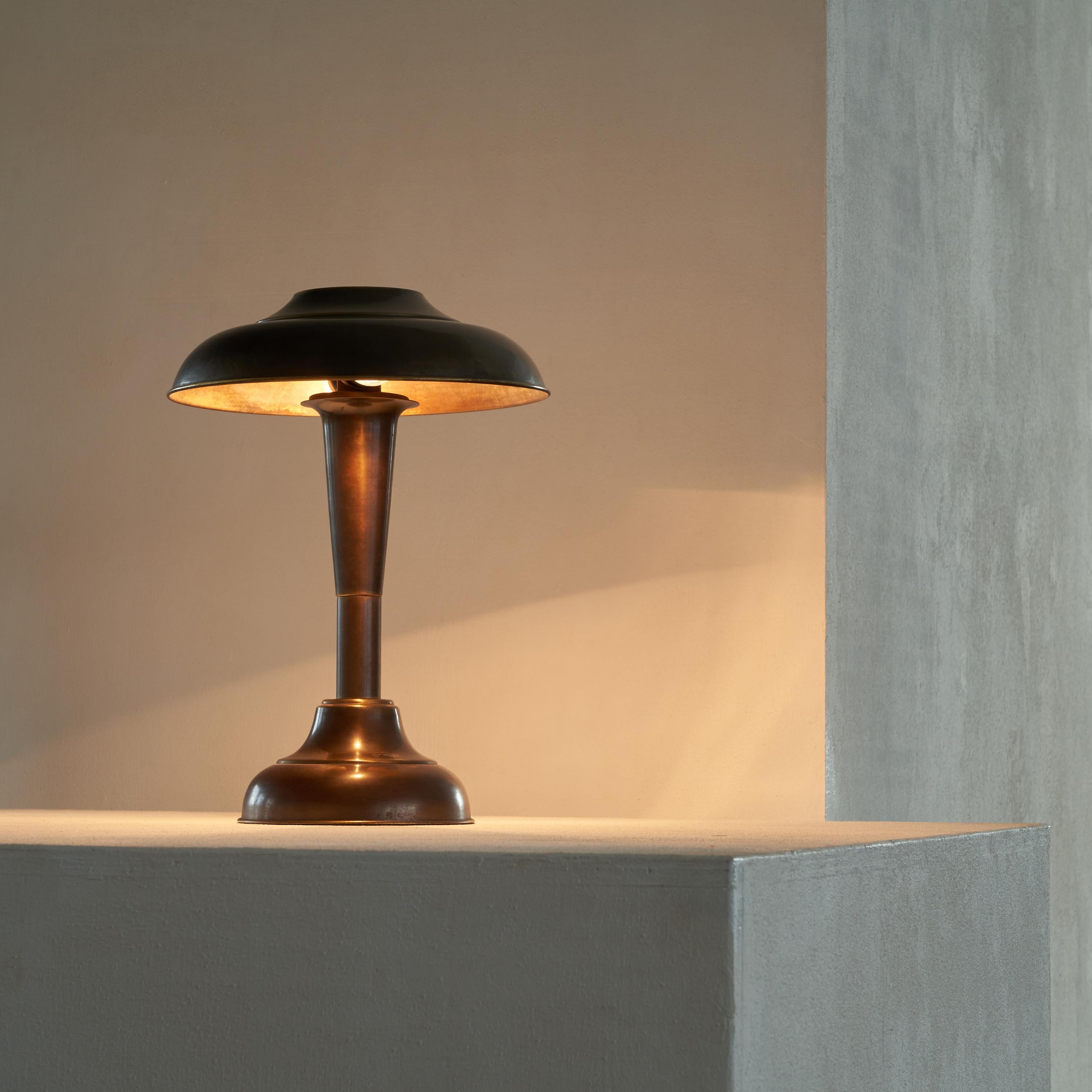 20th Century Art Deco Table Lamp in Patinated Brass 1950s For Sale