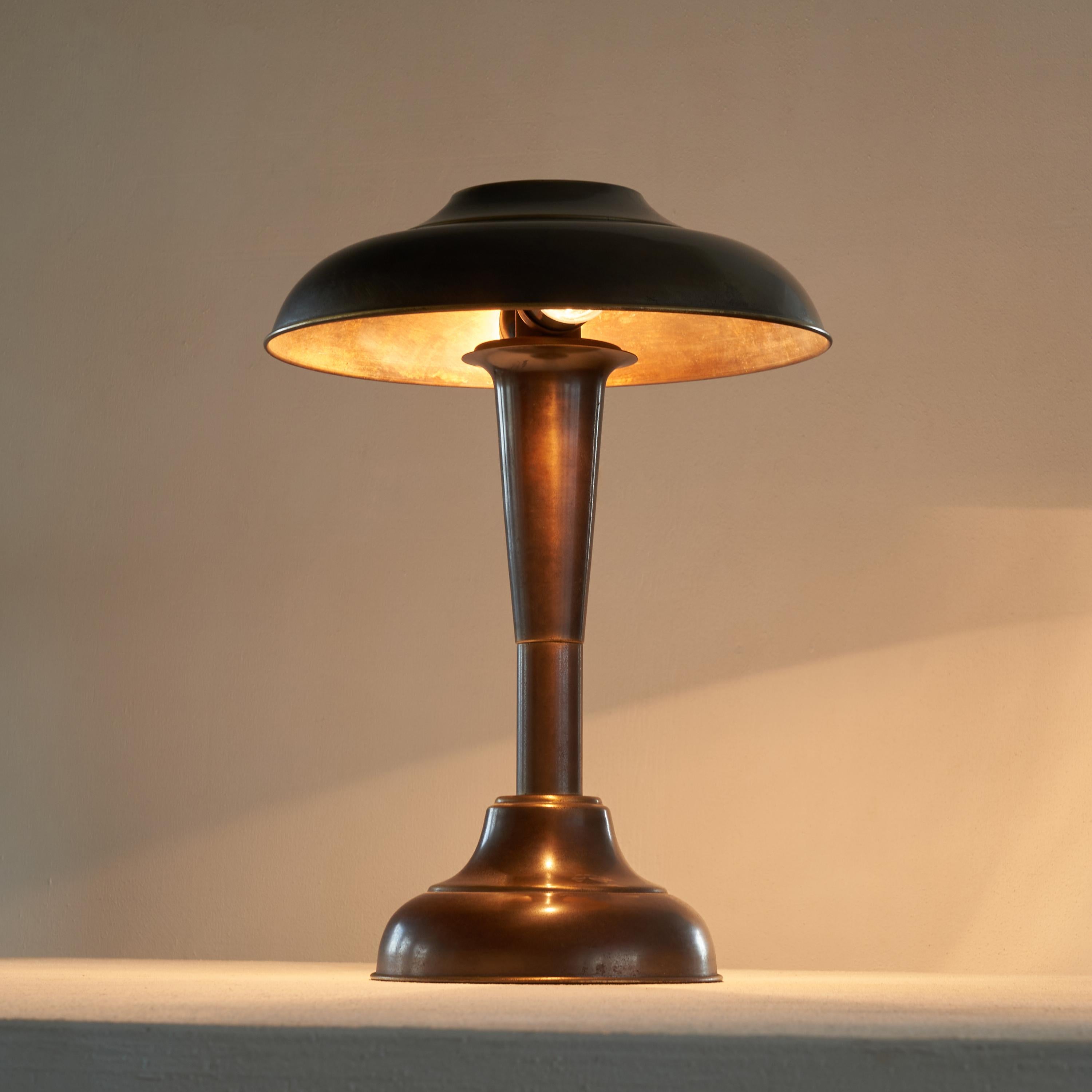 Art Deco Table Lamp in Patinated Brass 1950s For Sale 2