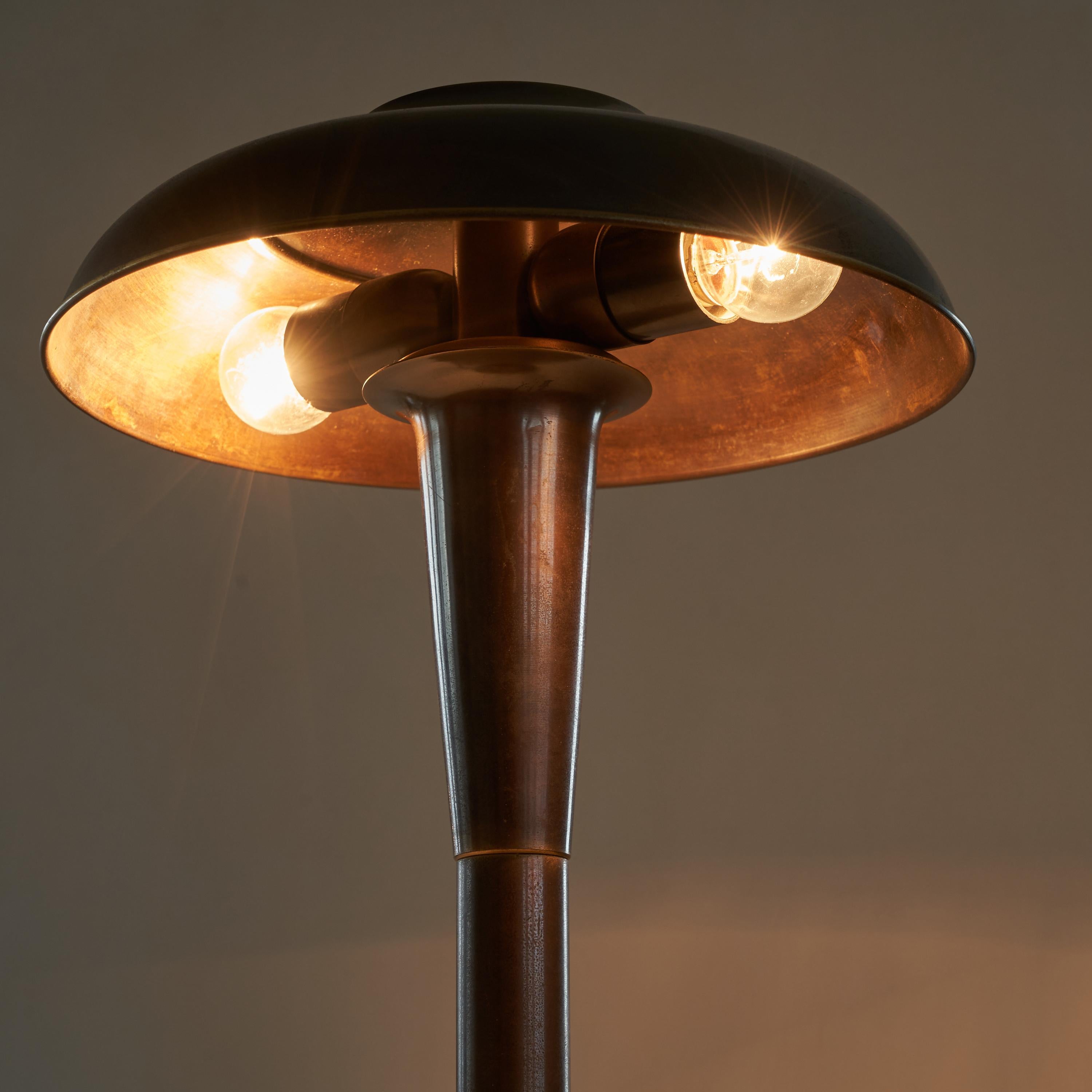 Art Deco Table Lamp in Patinated Brass 1950s For Sale 4