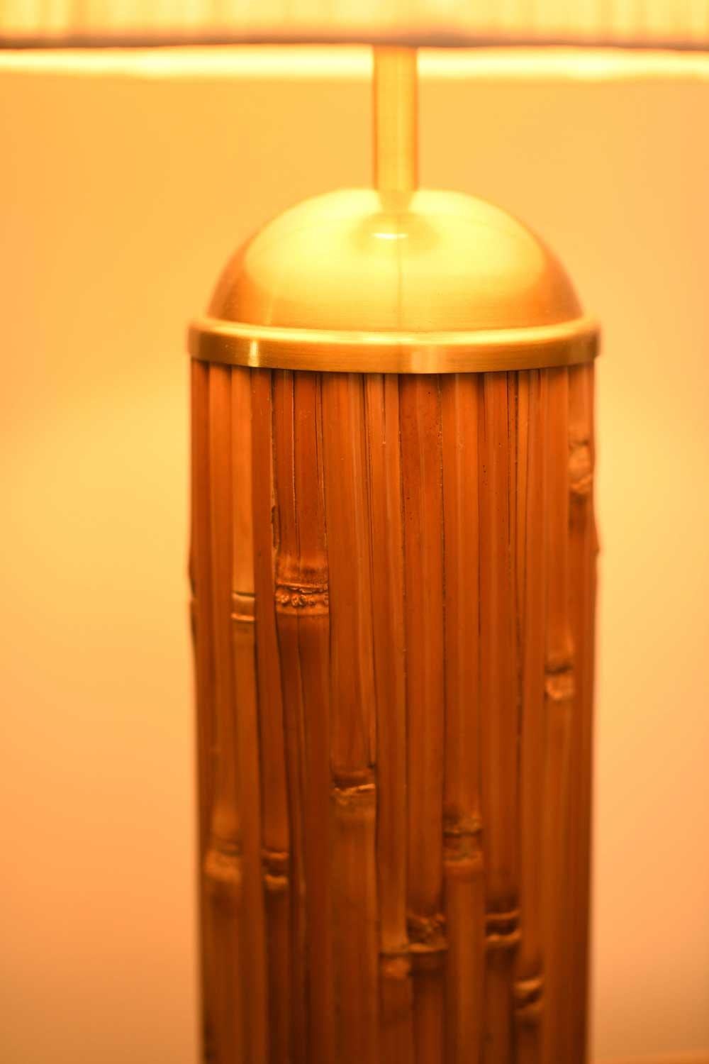 Italian Table Lamp in Rattan and Brass from the 70s, Complete with Fabric Lampshade For Sale