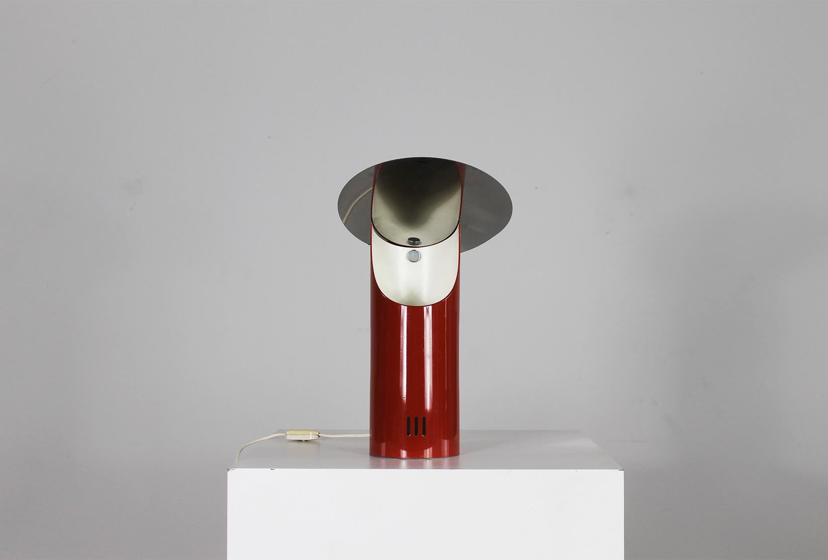 Mid-Century Modern Table Lamp in Red Lacquered Stainless Steel by Studio Set 1970s Italy For Sale