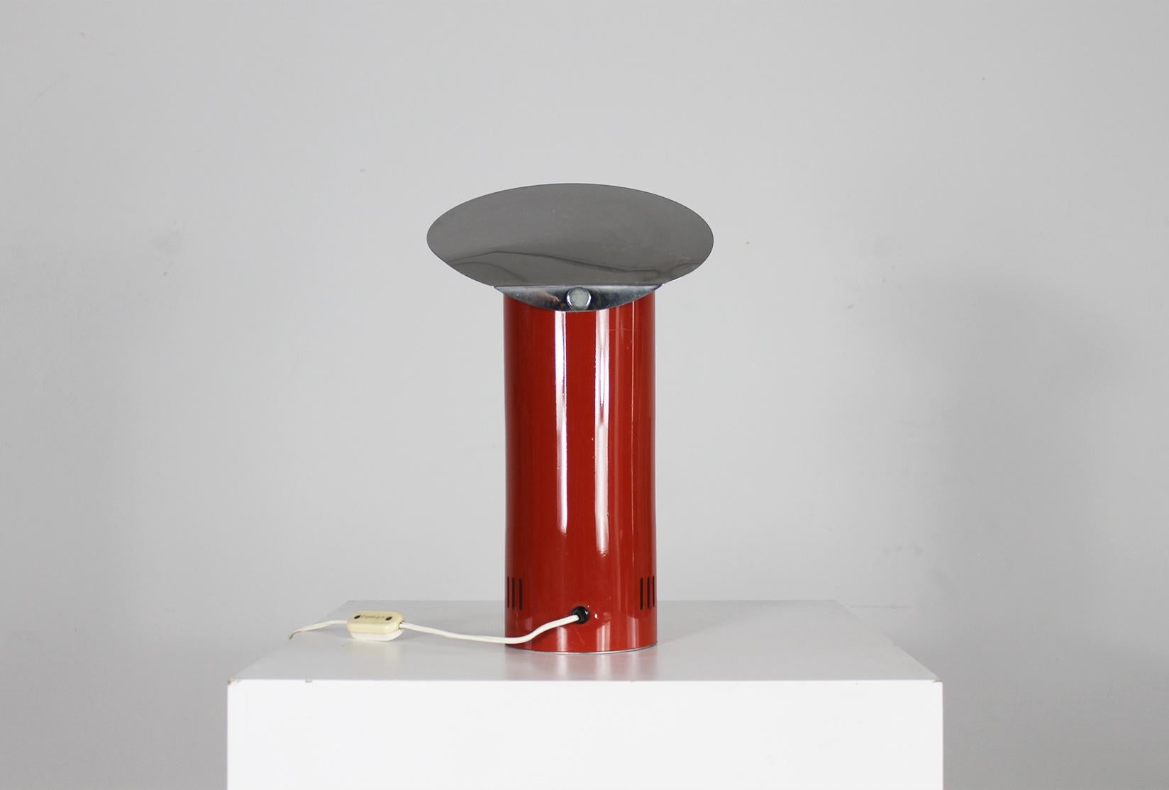 Lámpara de sobremesa de acero inoxidable lacado rojo by Studio Set Años 70 Italia en Bueno estado para la venta en Montecatini Terme, IT