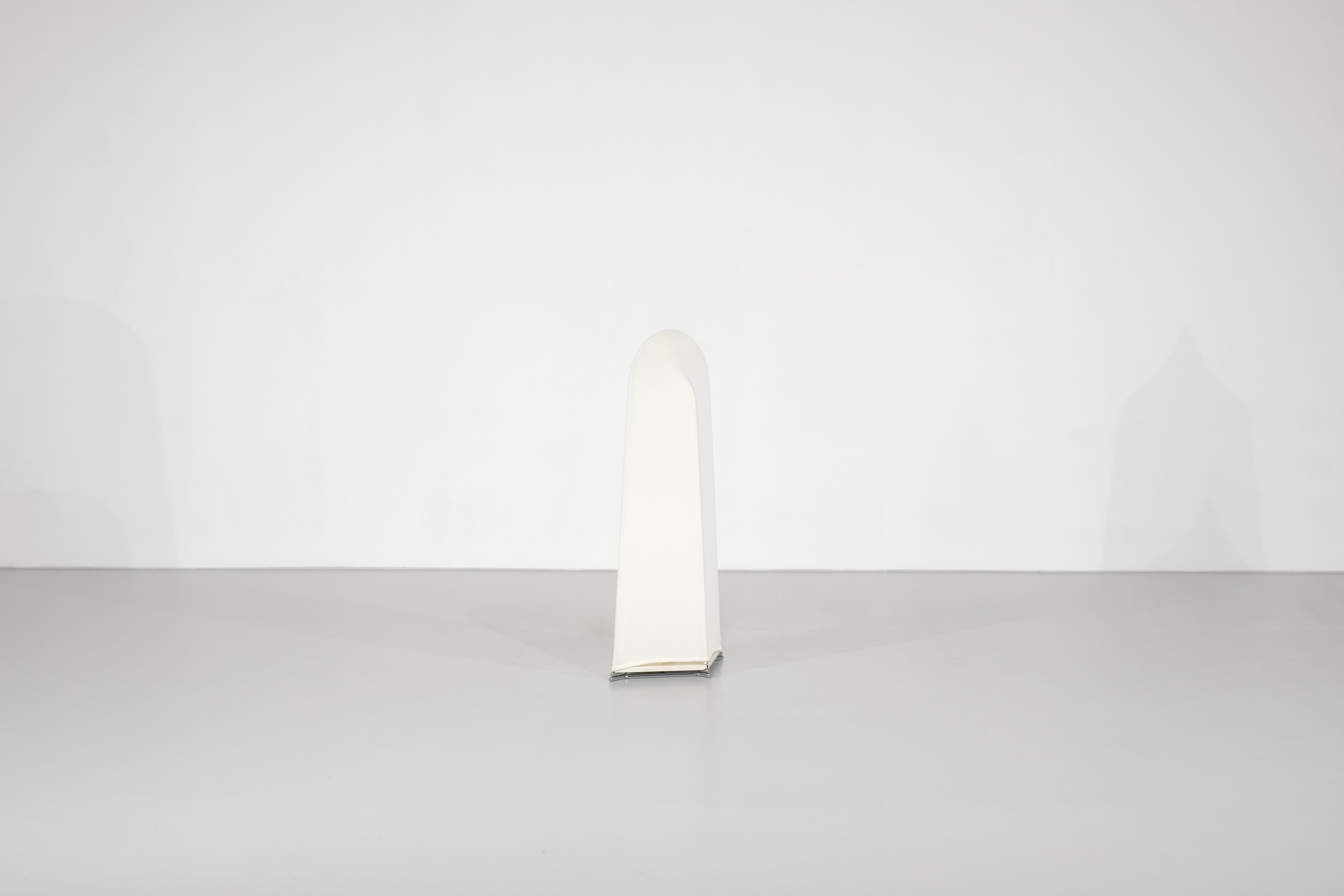 Lampe de table en acier par Stilnovo, Italie, années 1970. en vente 2