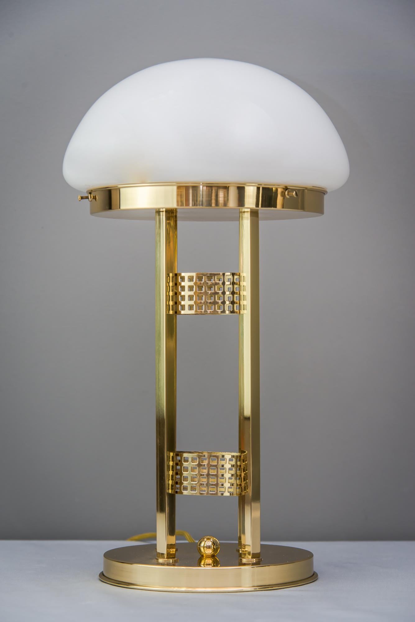 Autrichien Lampe de table dans le style de Jugendstil en vente