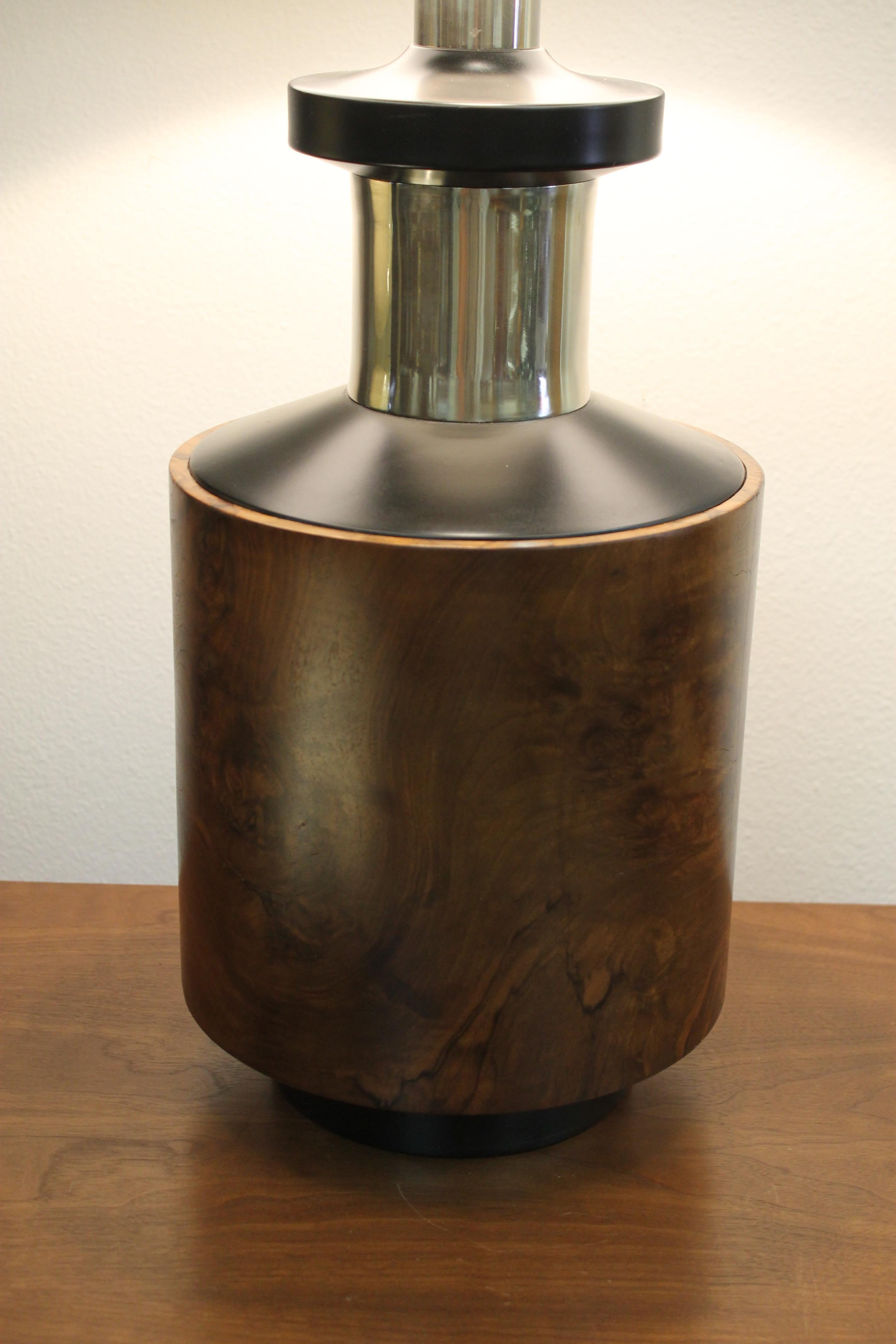 Mid-Century Modern Burlwood Table Lamp in the style of Milo Baughman For Sale