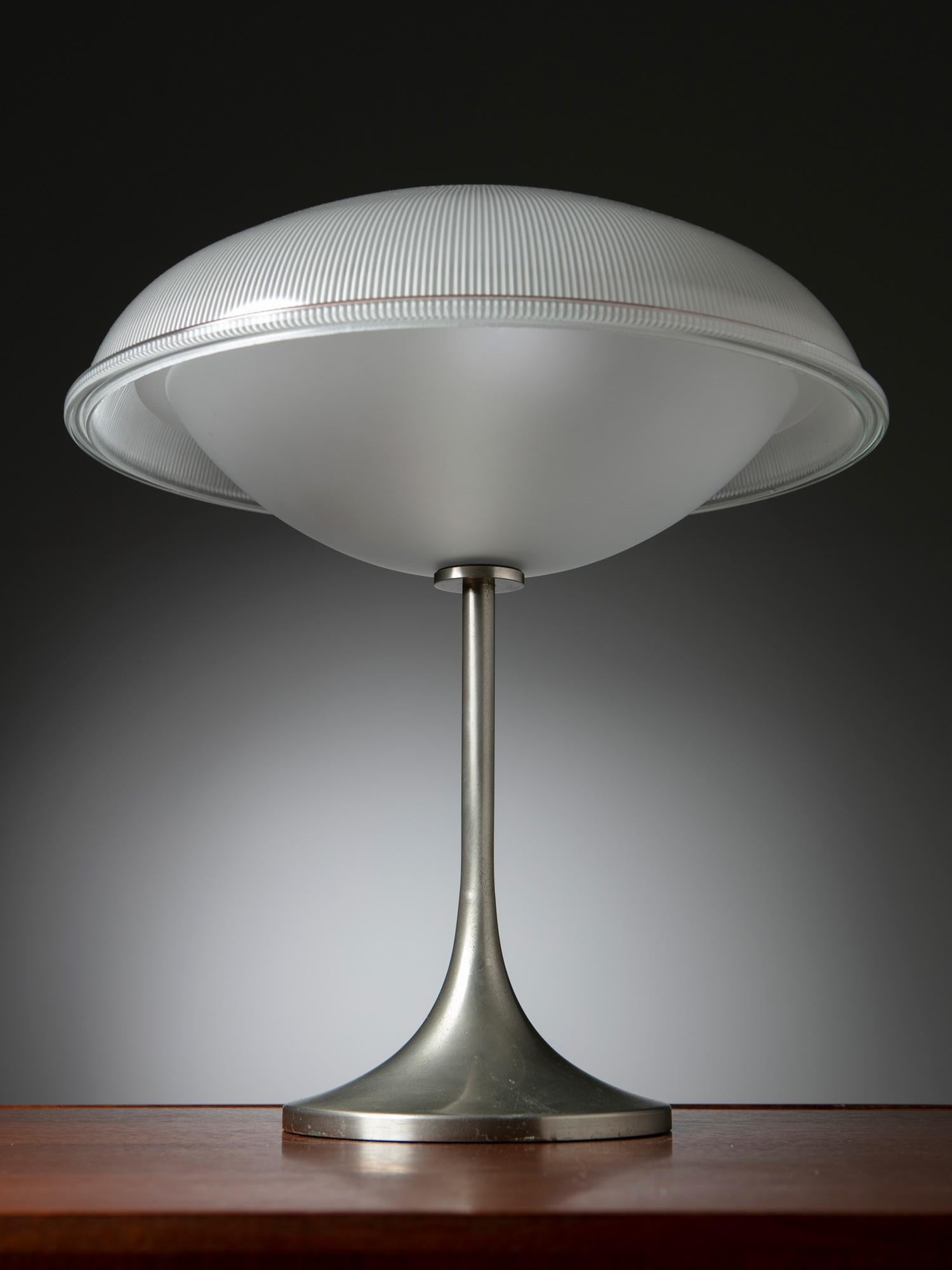Italian Table Lamp in the Style of Vittorio Gregotti for Arredoluce
