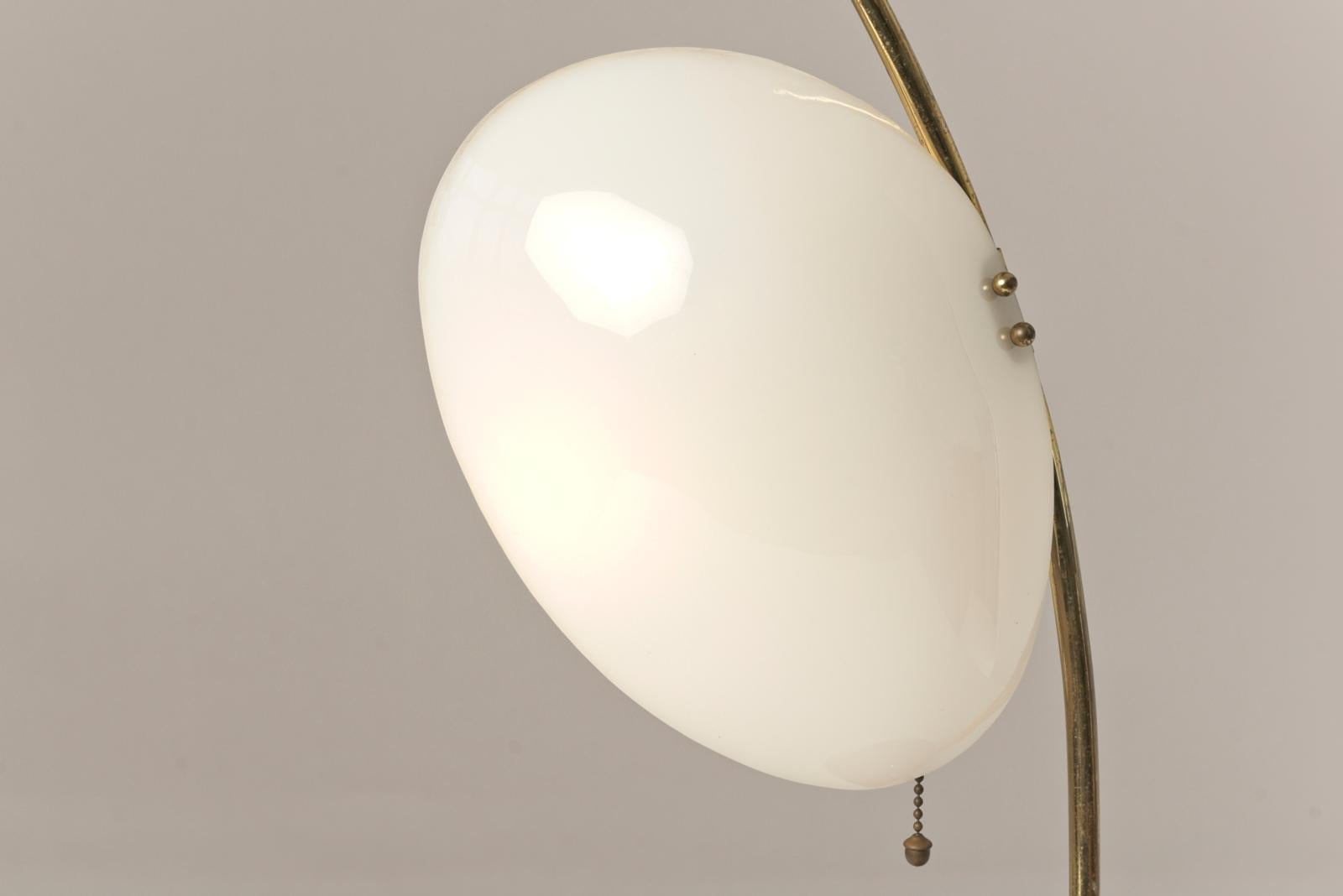 Table Lamp in Walnut and Plexiglass, Germany - 1955 For Sale 6