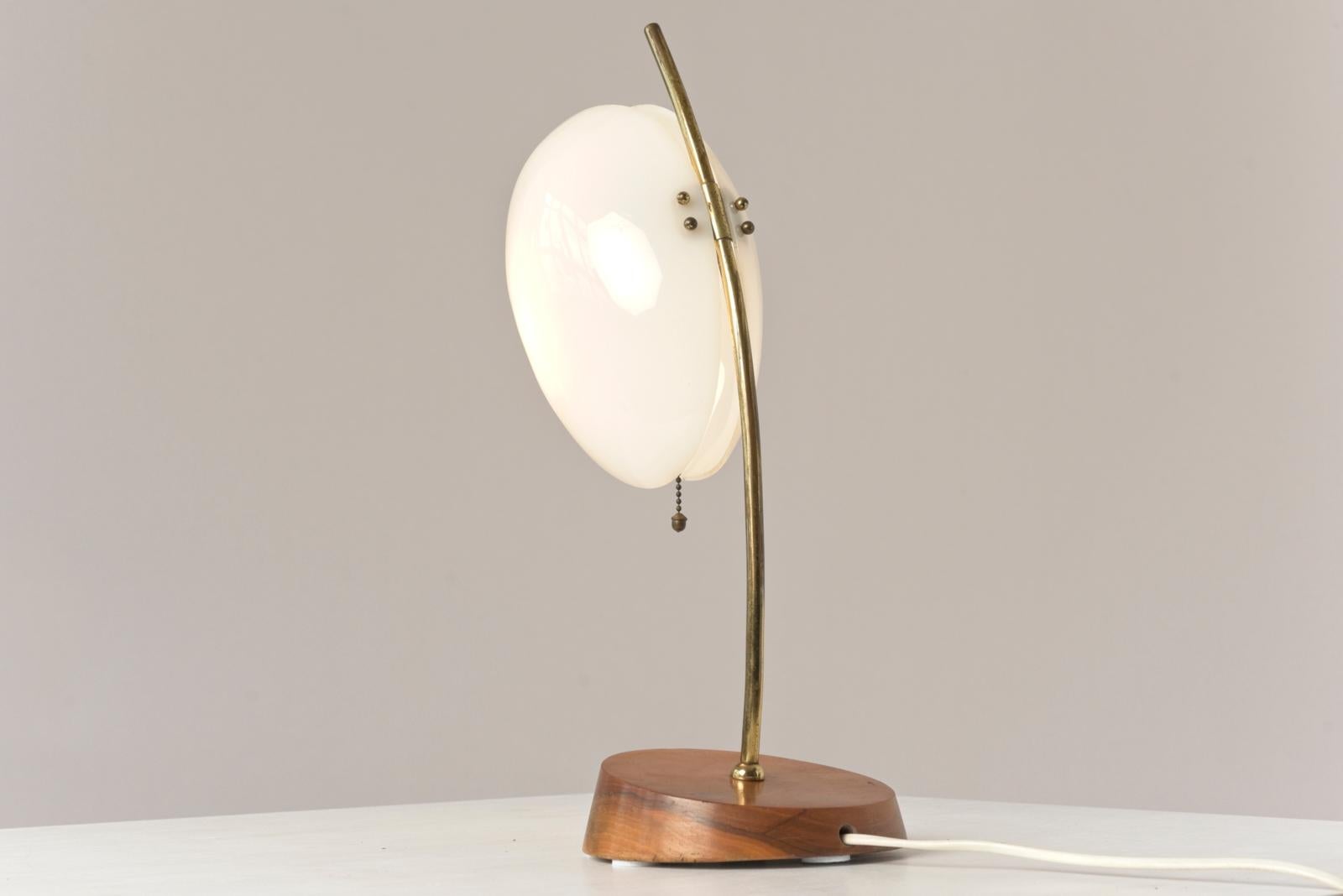 Table Lamp in Walnut and Plexiglass, Germany - 1955 For Sale 2