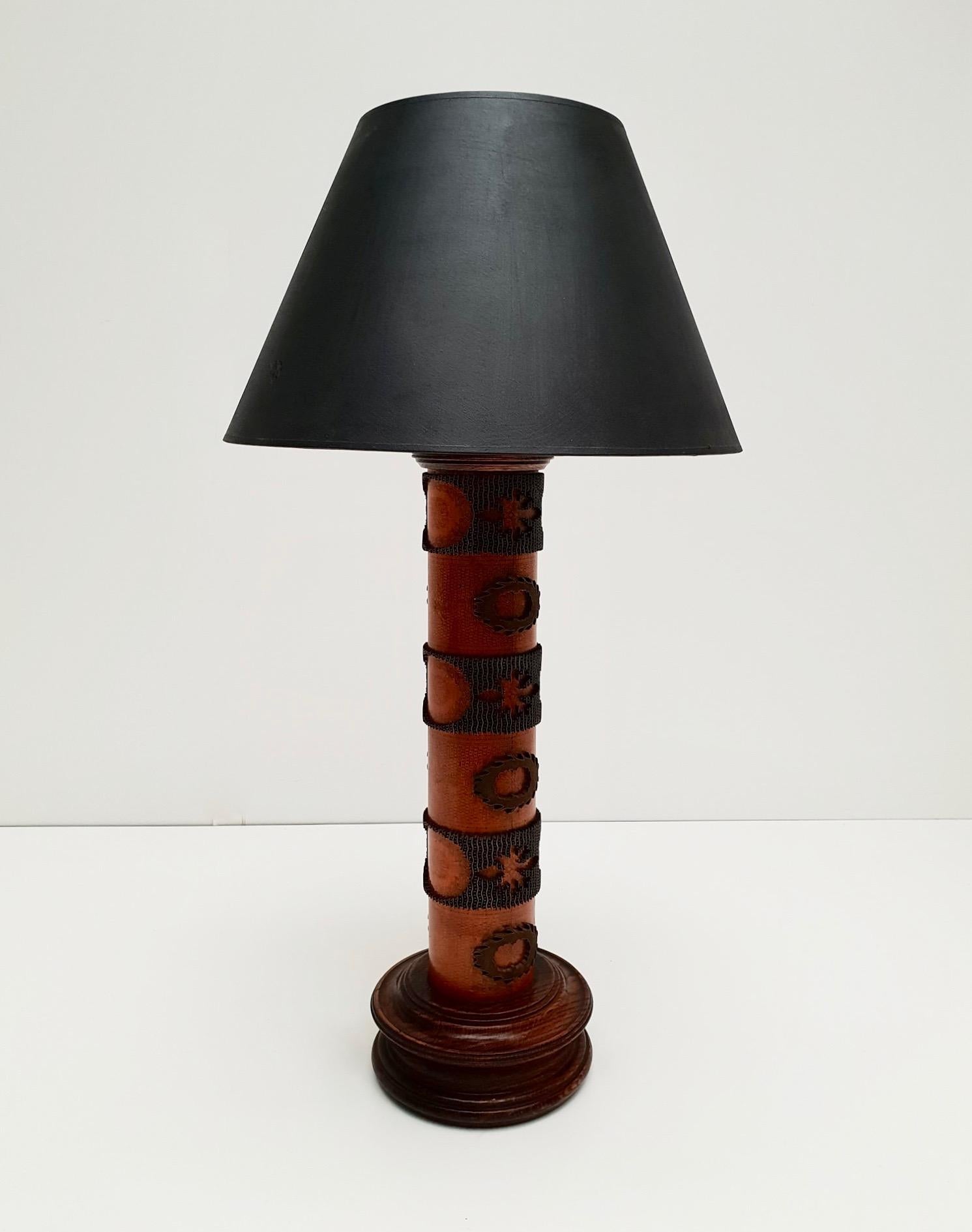Mid-Century Modern Table Lamp in Wood and Brass Made from an Old Stamp For Sale