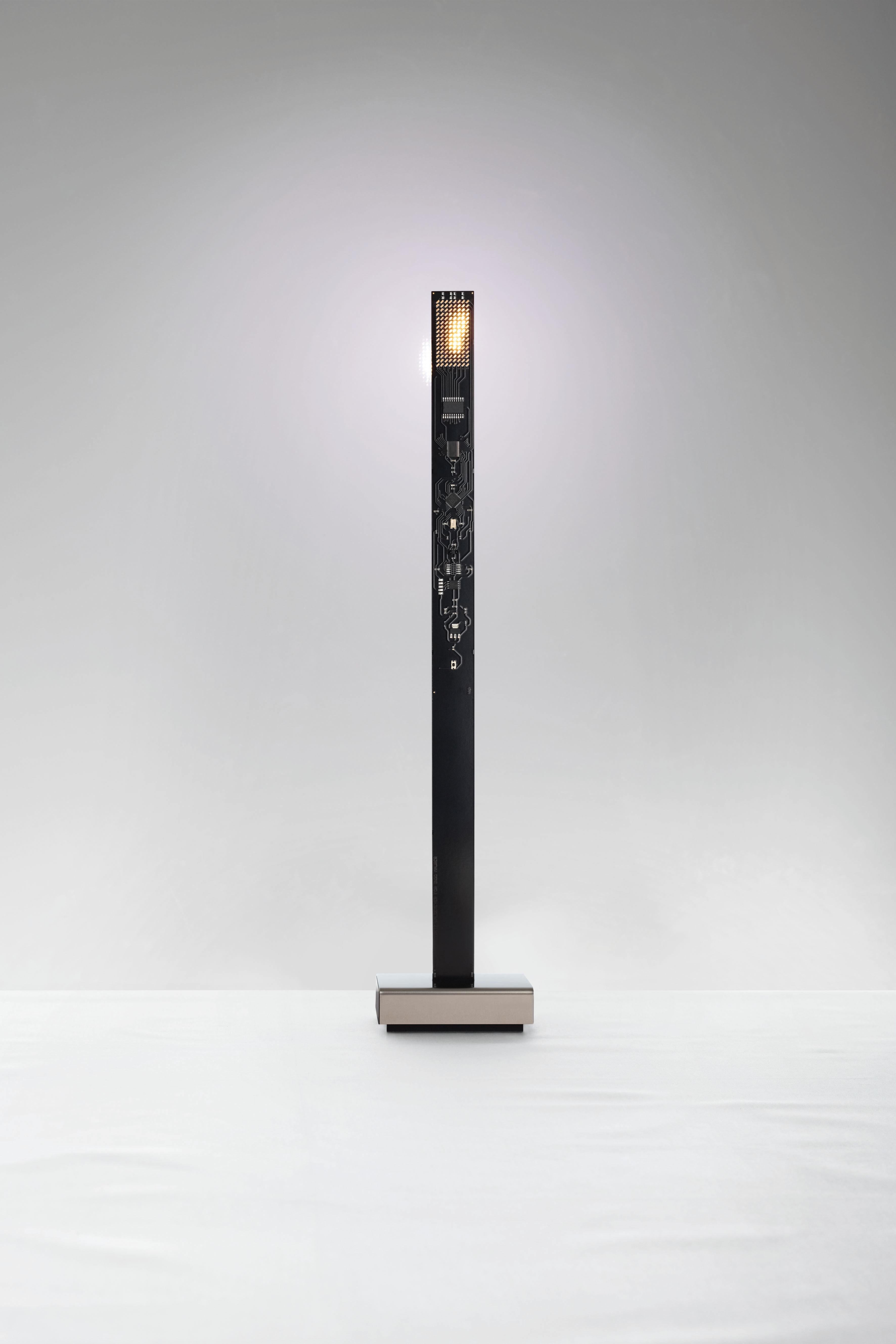 My New Flame - La bougie moderne d'Ingo Maurer (Couleur : Noir)

My New Flame est la version moderne d'une bougie classique. Cette lampe de table mobile, rechargeable par USB, crée une lumière chaleureuse qui rappelle un dîner aux chandelles.