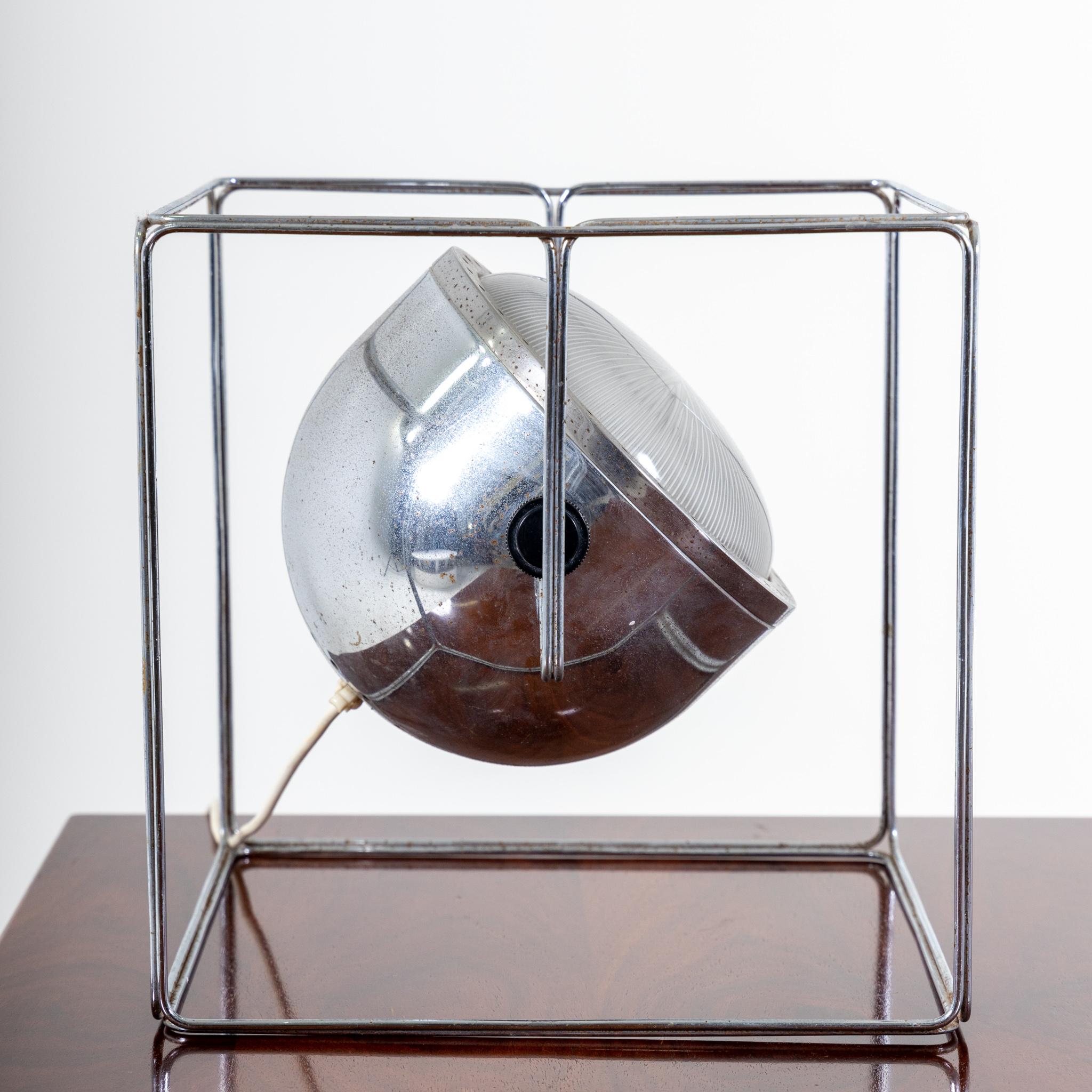 Headlight shaped Metal Table Lamp, Italian Design, Mid-20th Century For Sale 1
