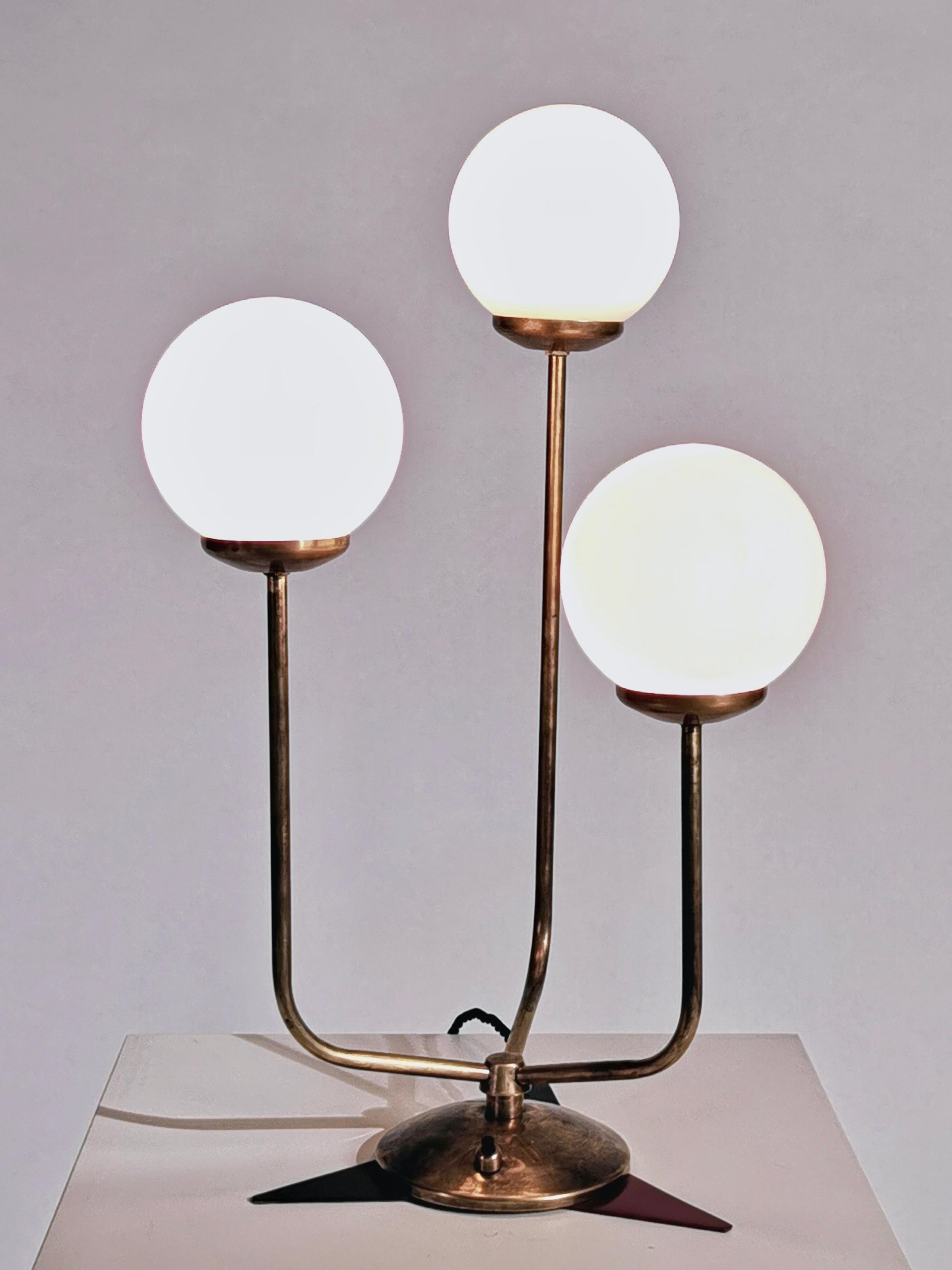 Table lamp, Italian Design from the 1960s, Brass and Opaline Glass on a 