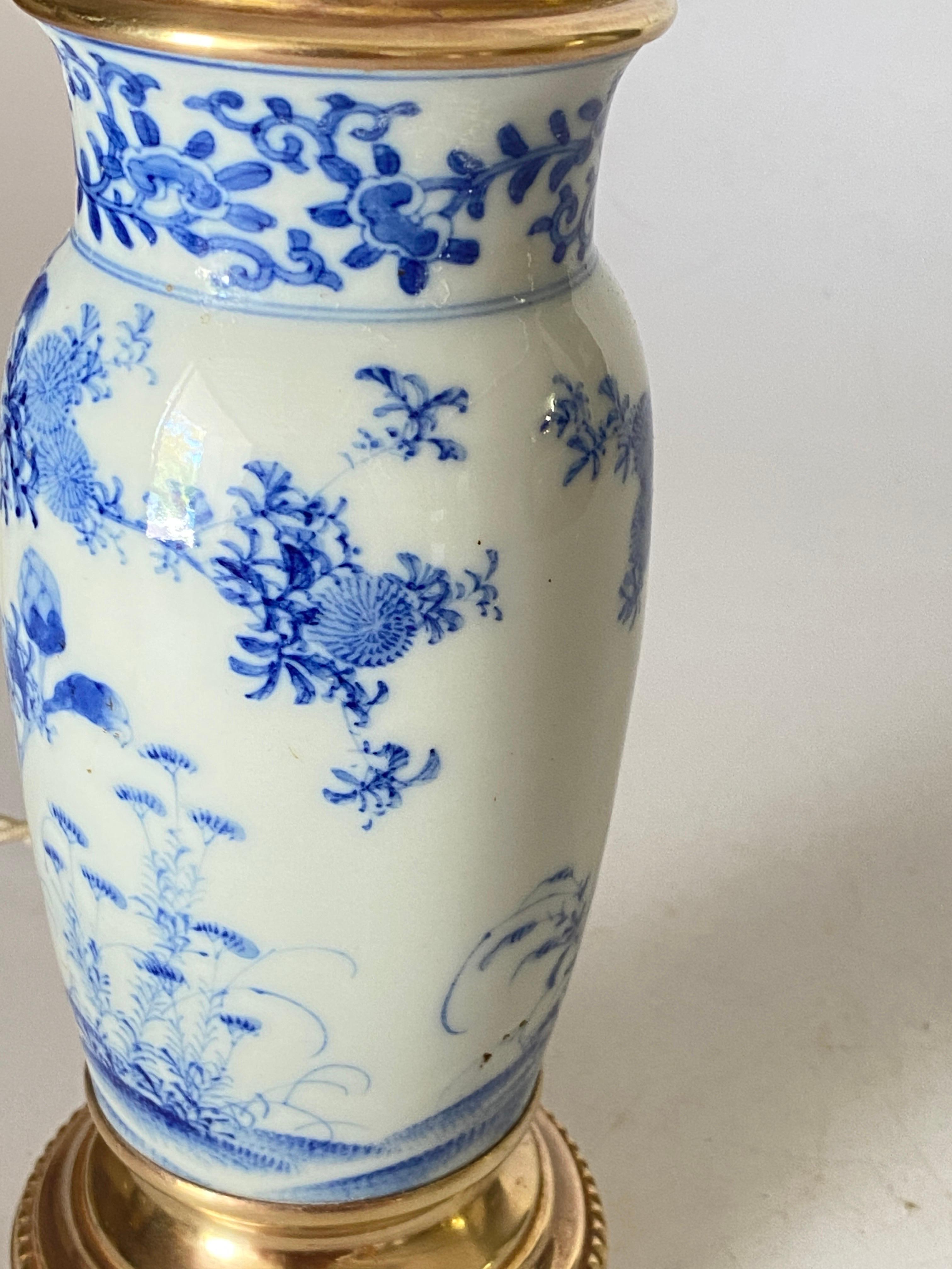 Early 20th Century Table Lamp Japanese Porcelaine Hand Painted, in a Vase Shape circa 1910 For Sale