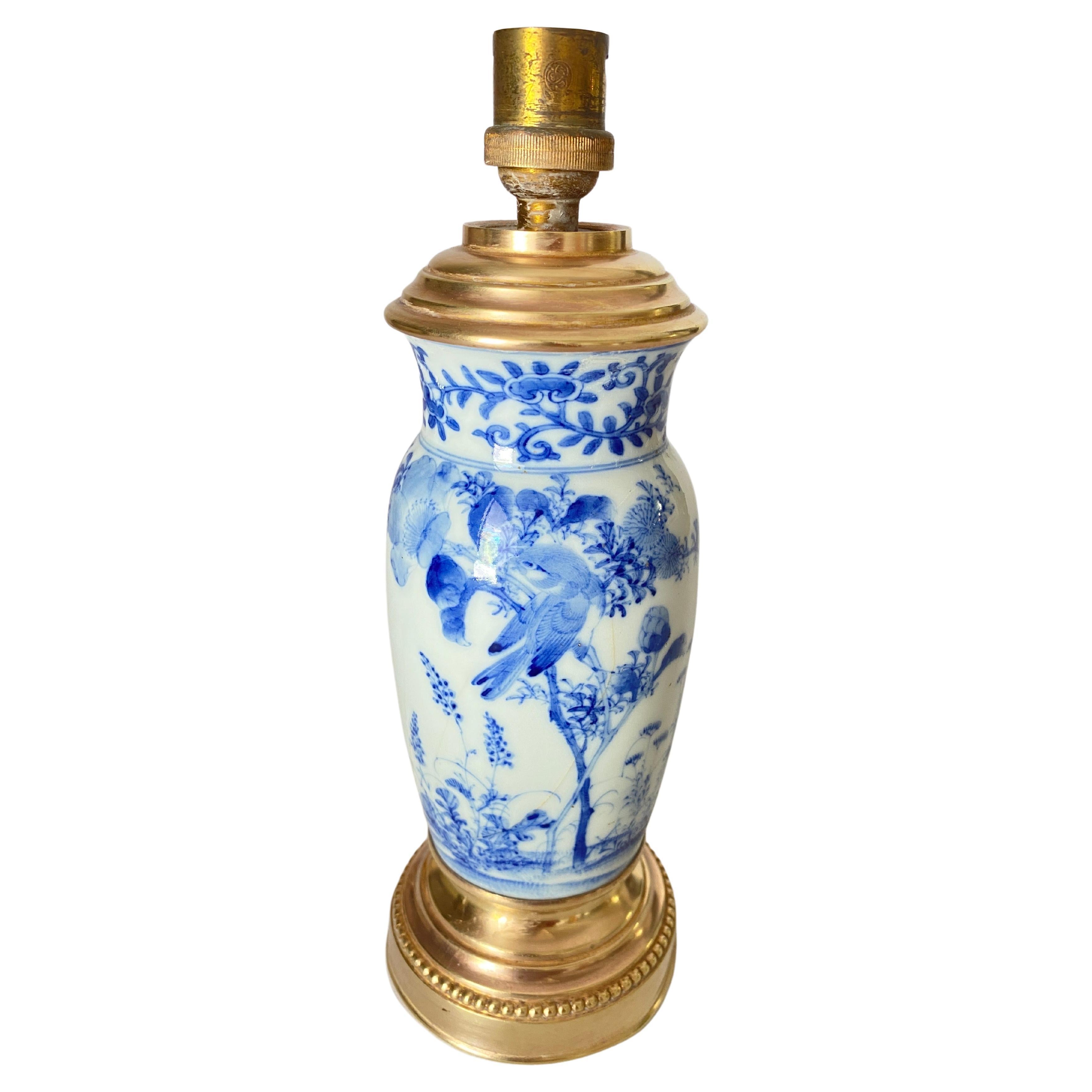 Chinese Export Table Lamp Japanese Porcelaine Hand Painted, in a Vase Shape circa 1910 For Sale