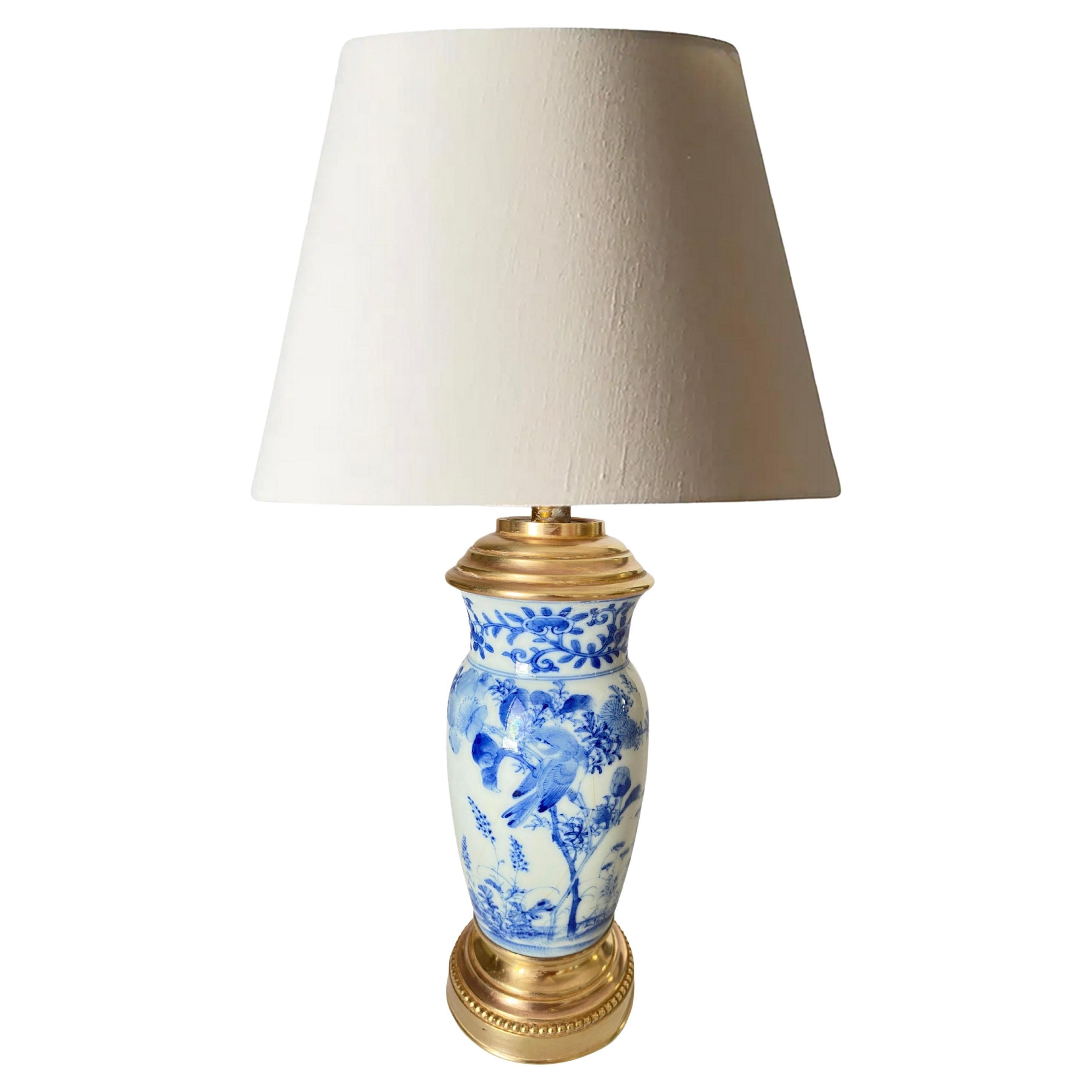 Table Lamp Japanese Porcelaine Hand Painted, in a Vase Shape circa 1910 For Sale