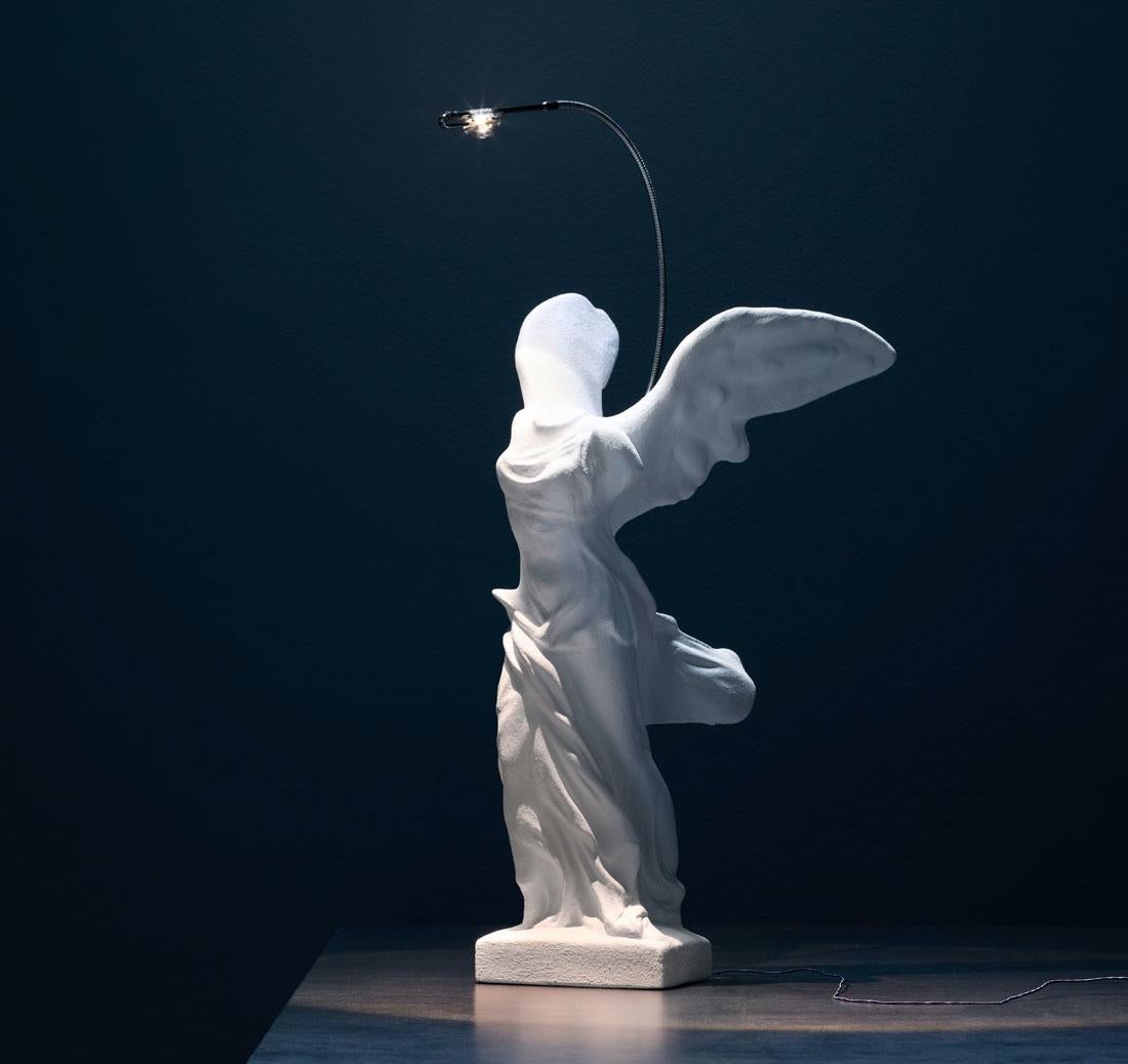 Italiano Lampada da tavolo Led Catellani & Smith Nike in vendita