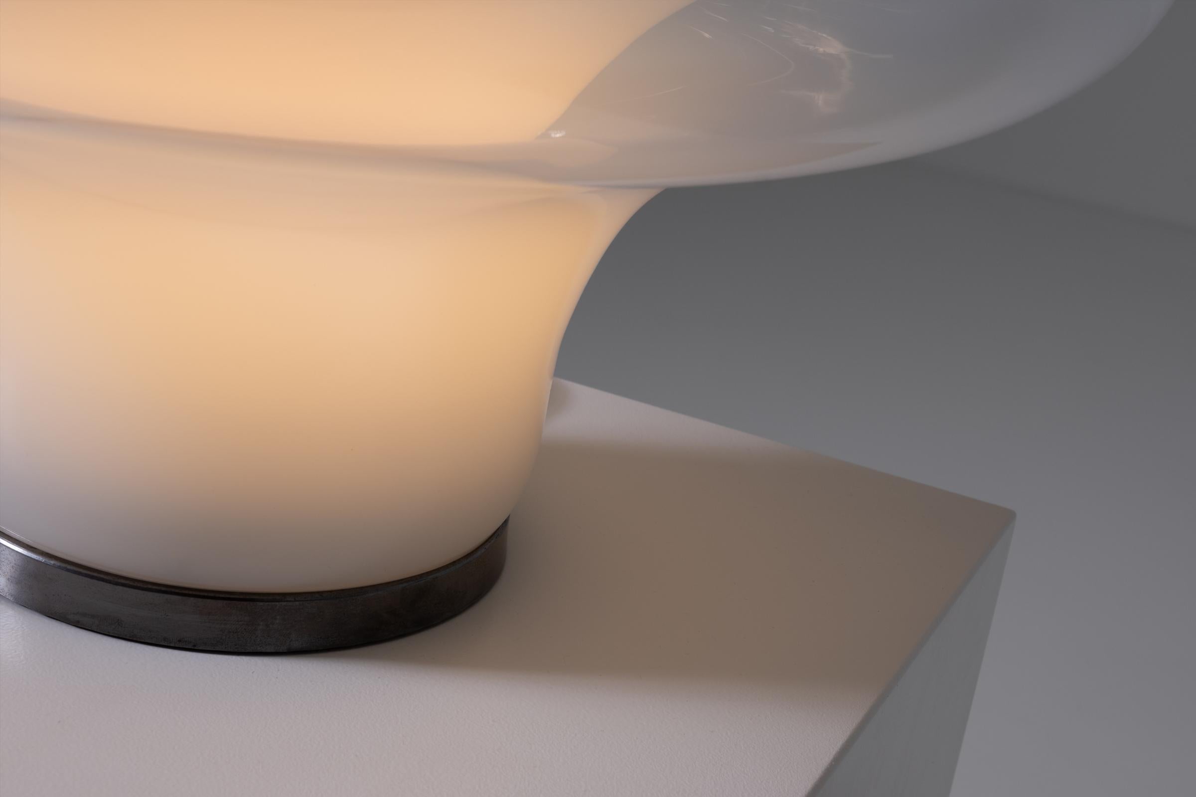 Opaline Glass Table lamp ‘Lotus’ by Carlo Nason for Mazegga, model LT305, Italy 1960s